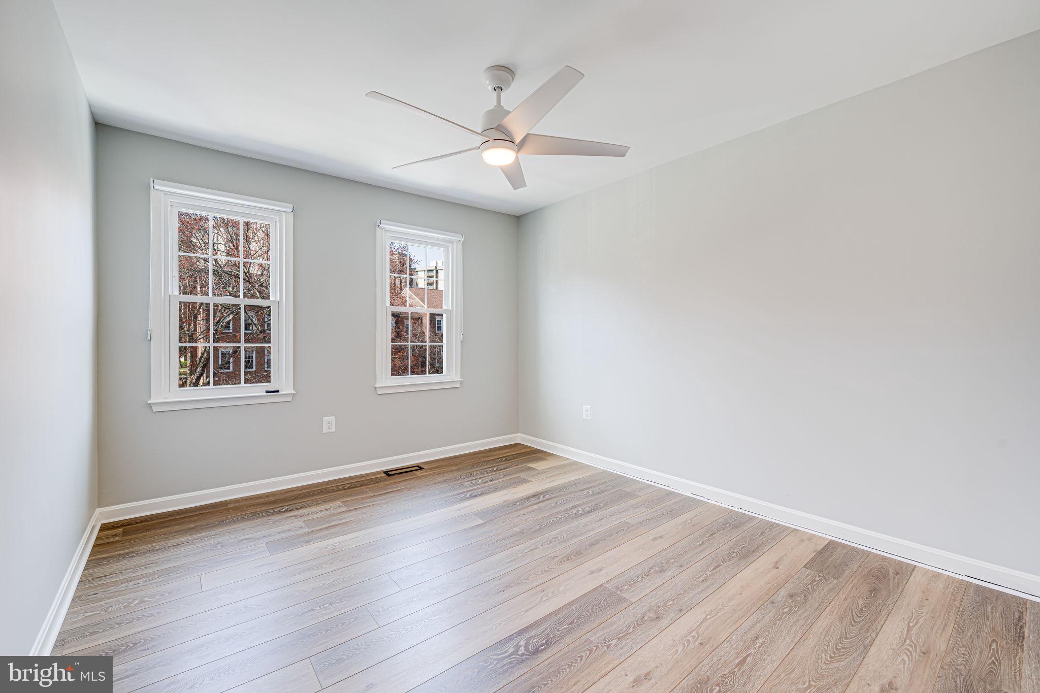 4 S MANCHESTER STREET