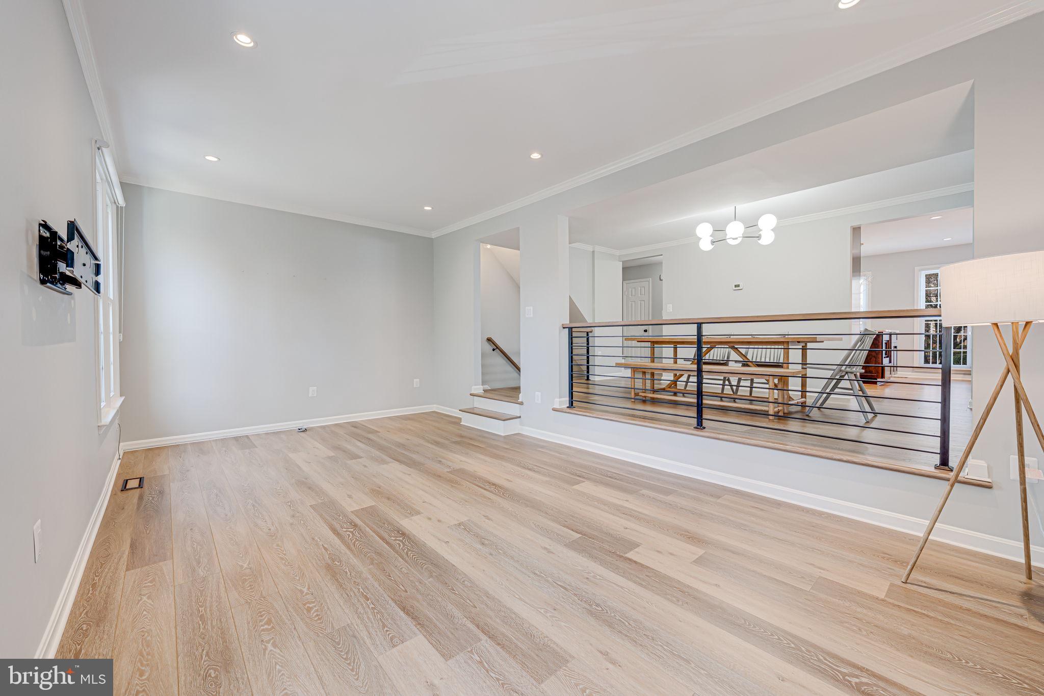 4 S MANCHESTER STREET