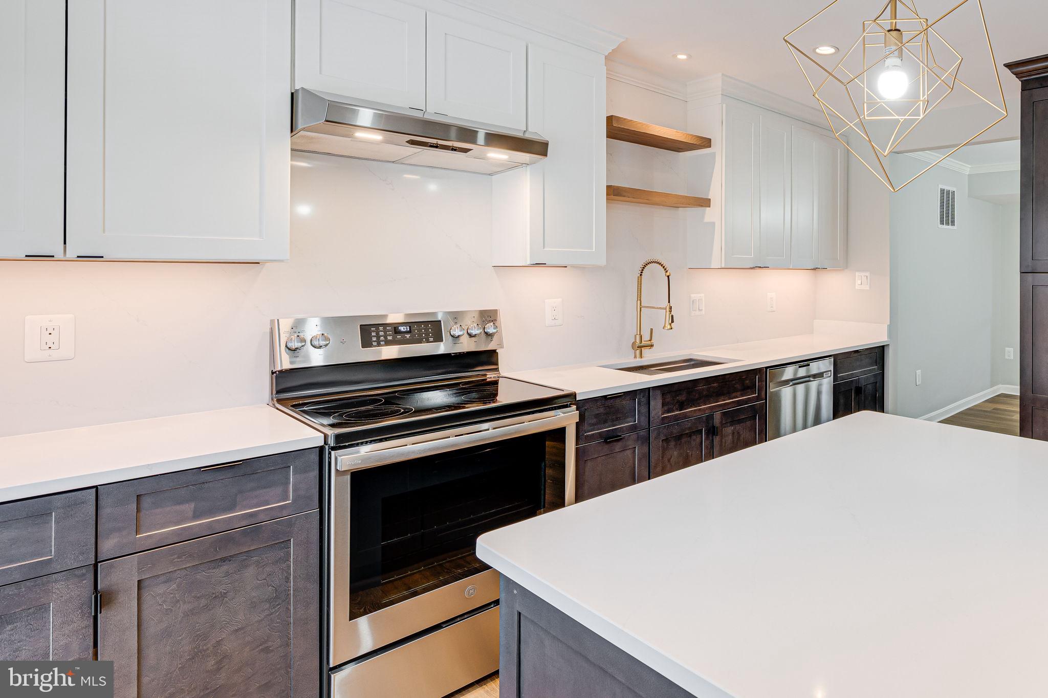 4 S MANCHESTER STREET