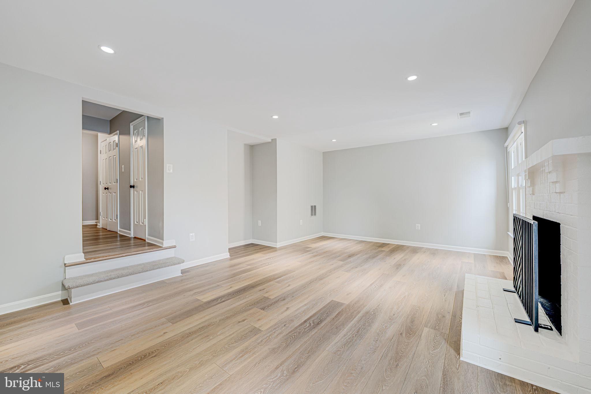 4 S MANCHESTER STREET