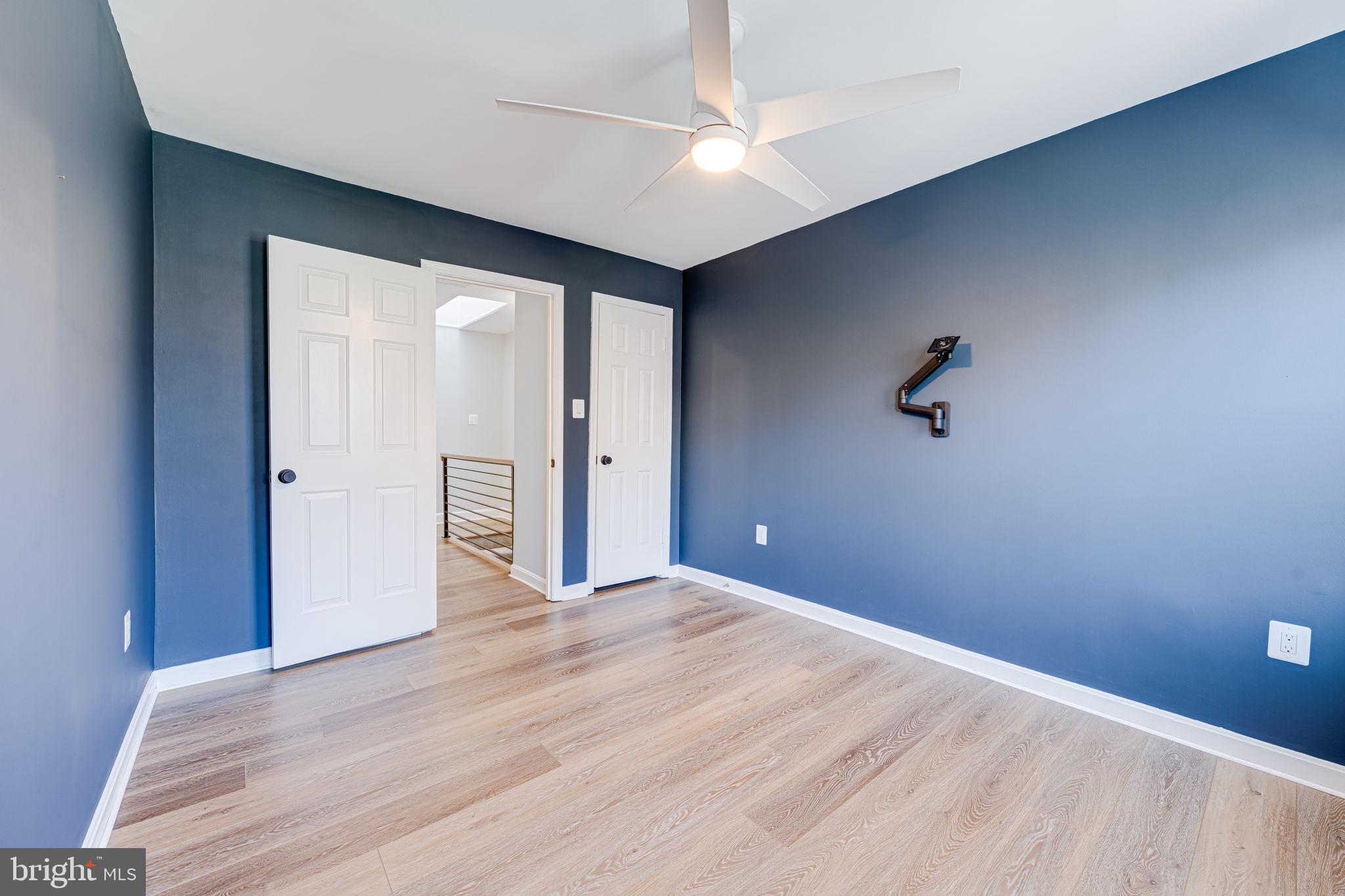 4 S MANCHESTER STREET