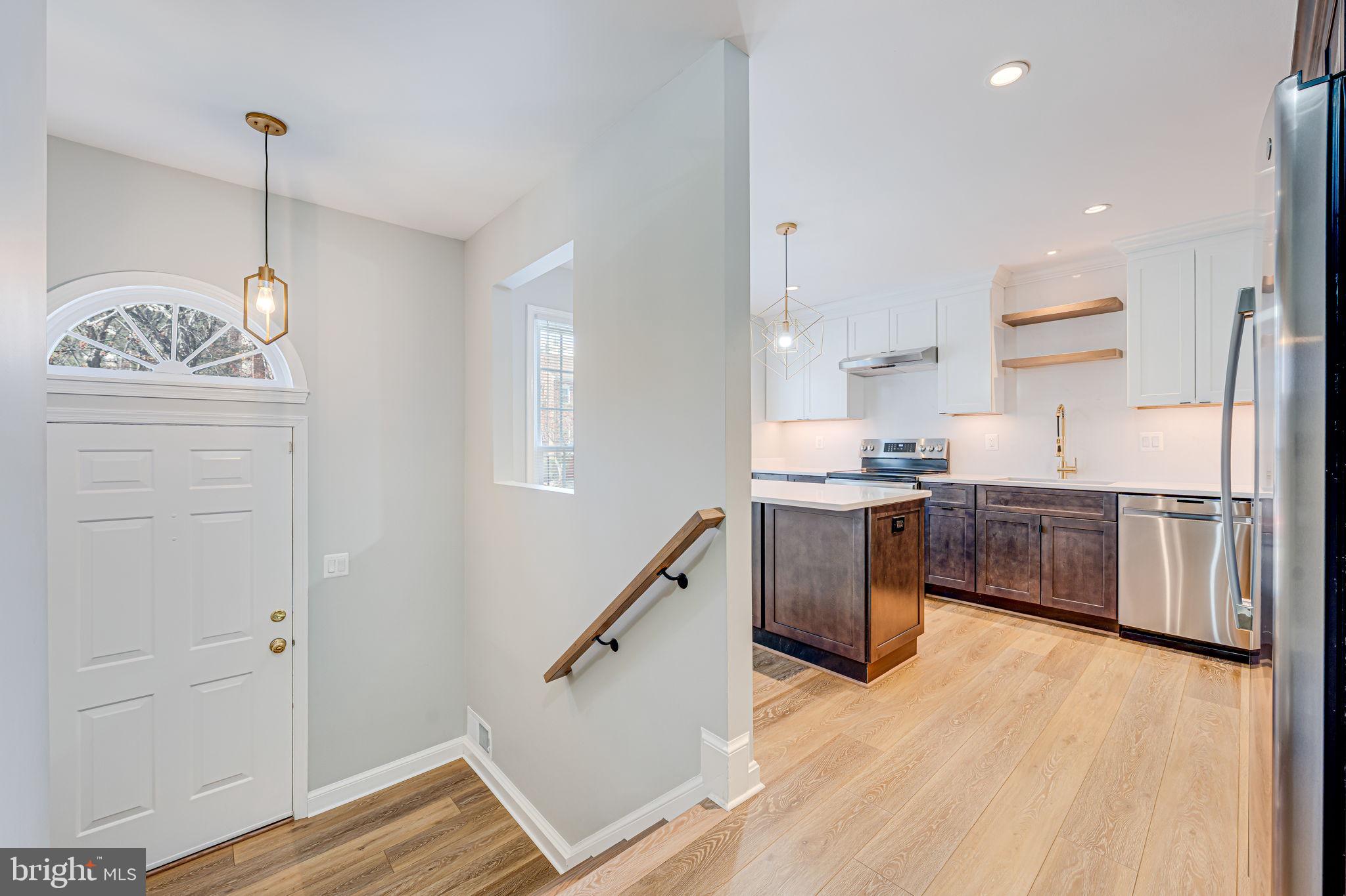 4 S MANCHESTER STREET