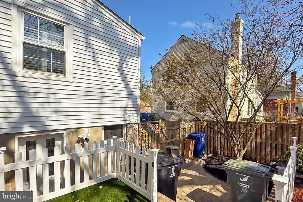 129 N COLUMBUS STREET