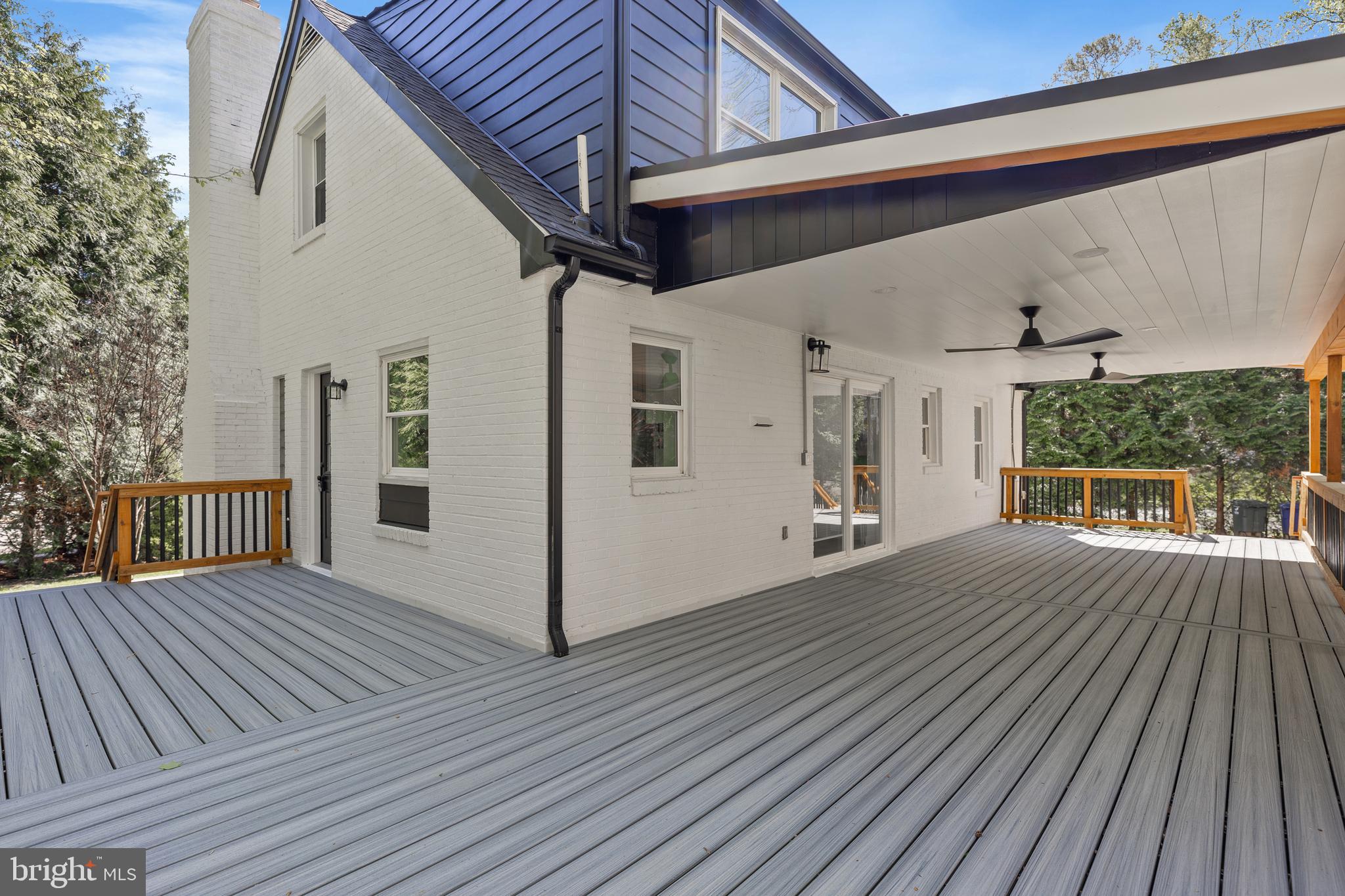 3700 LORCOM LANE