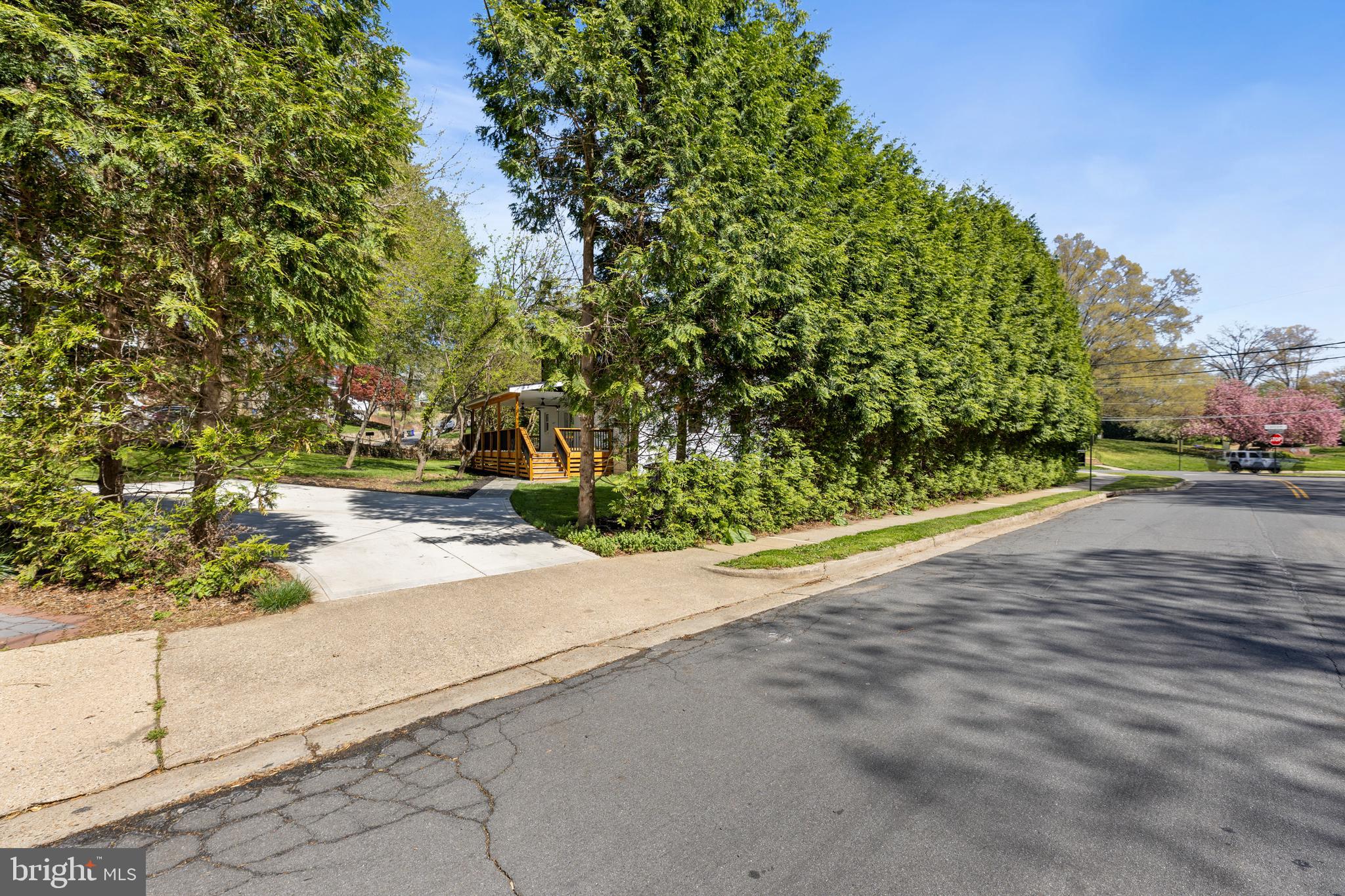 3700 LORCOM LANE