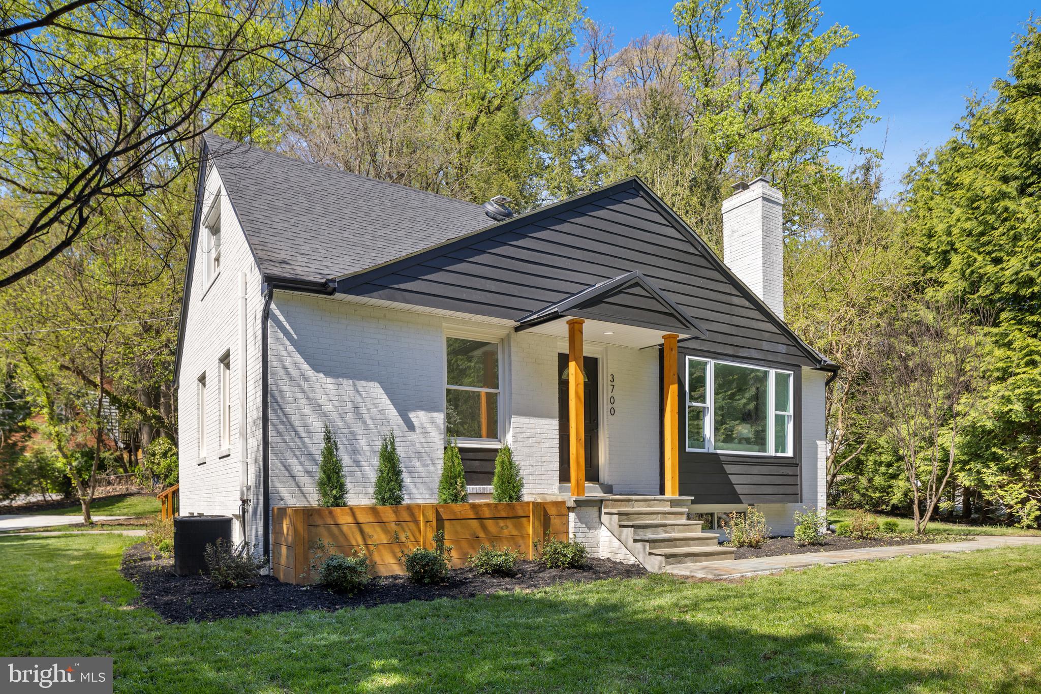 3700 LORCOM LANE
