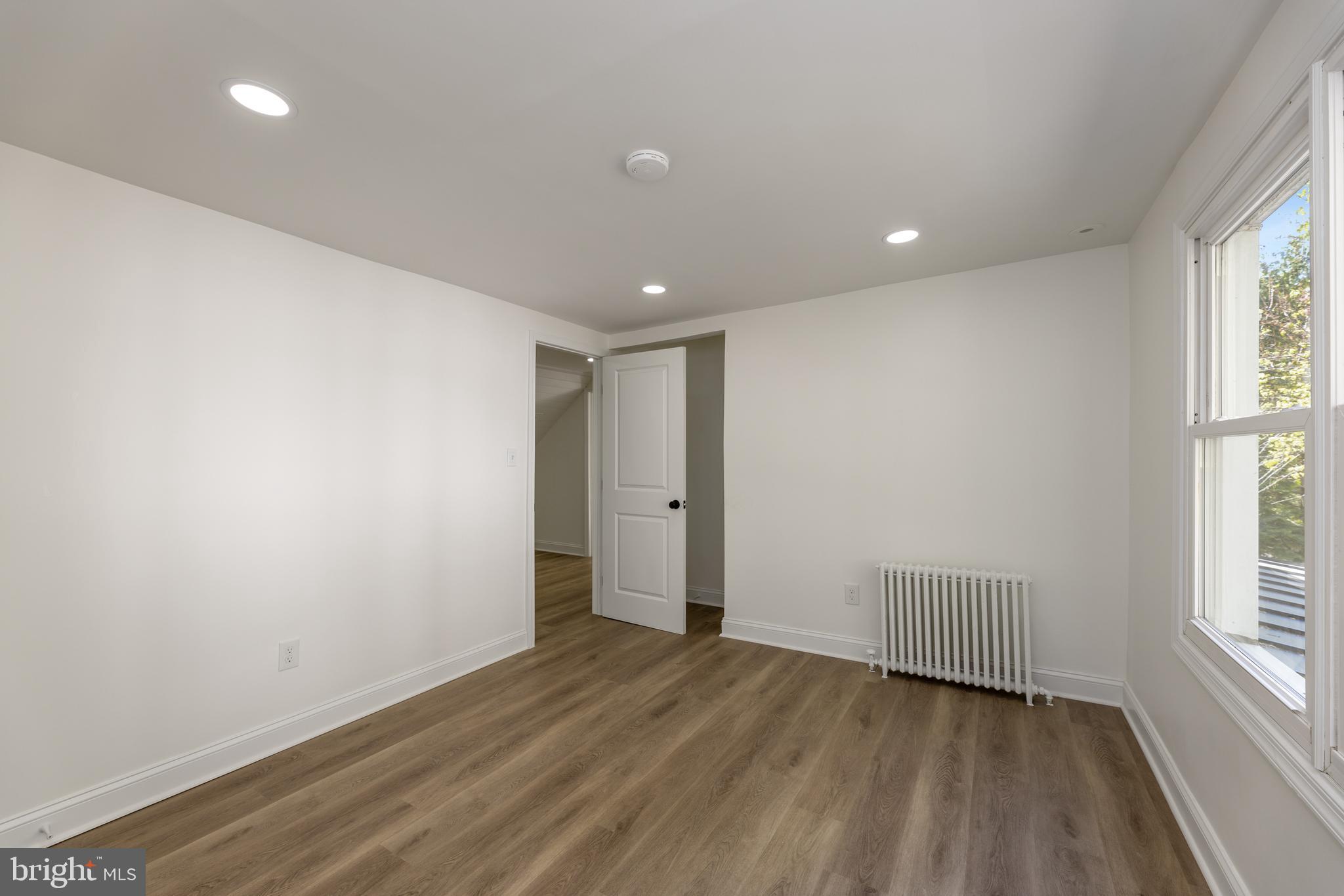3700 LORCOM LANE