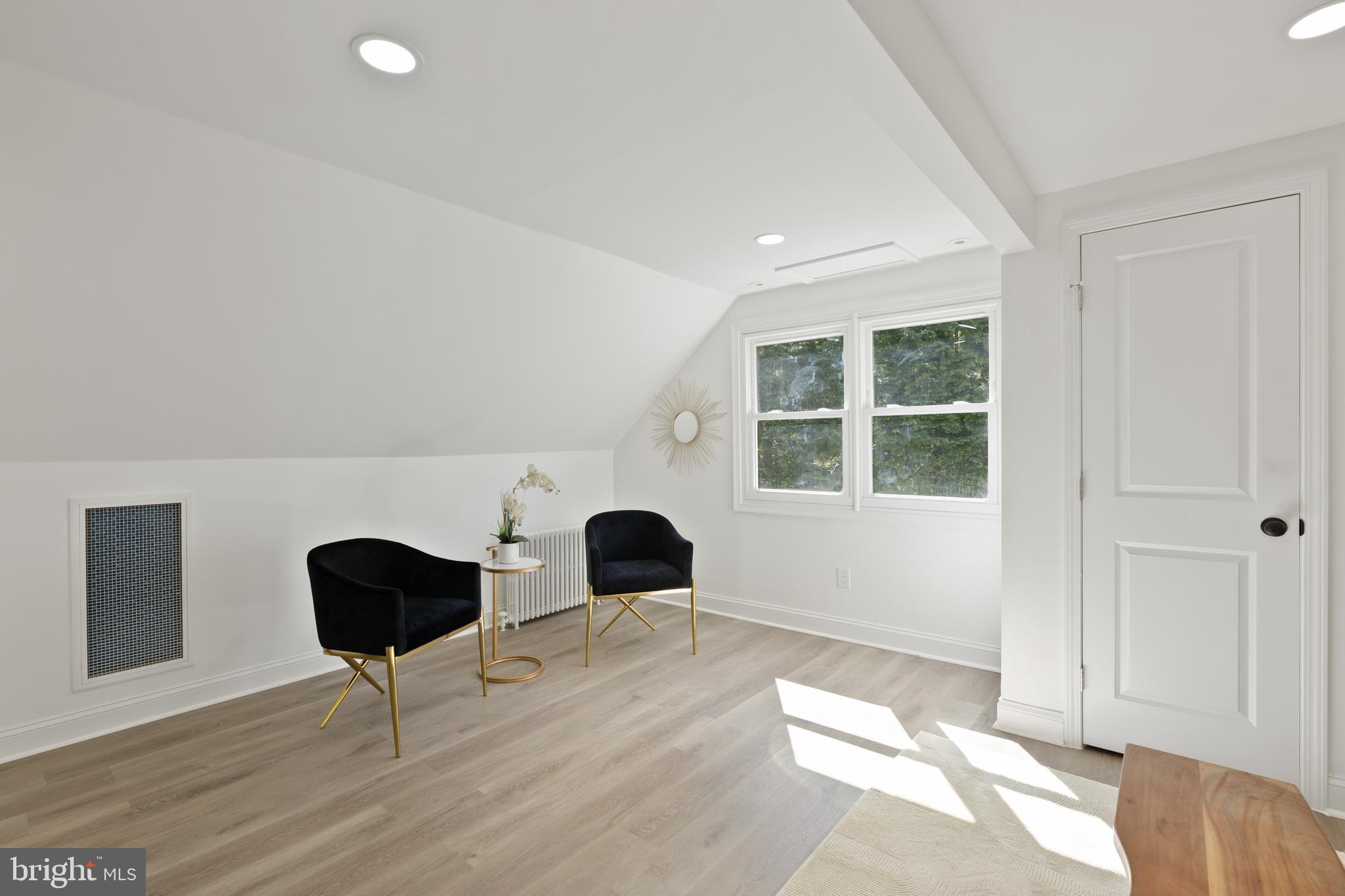 3700 LORCOM LANE