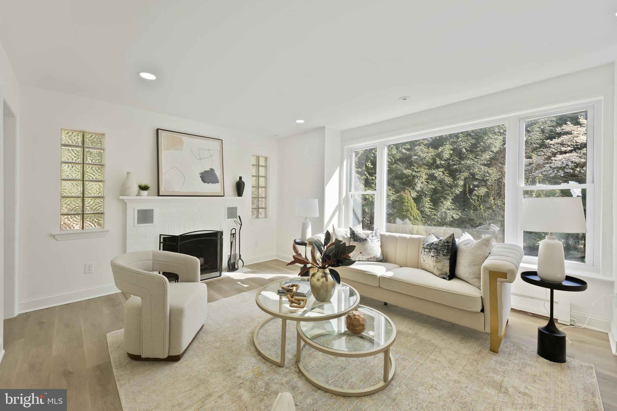 3700 LORCOM LANE