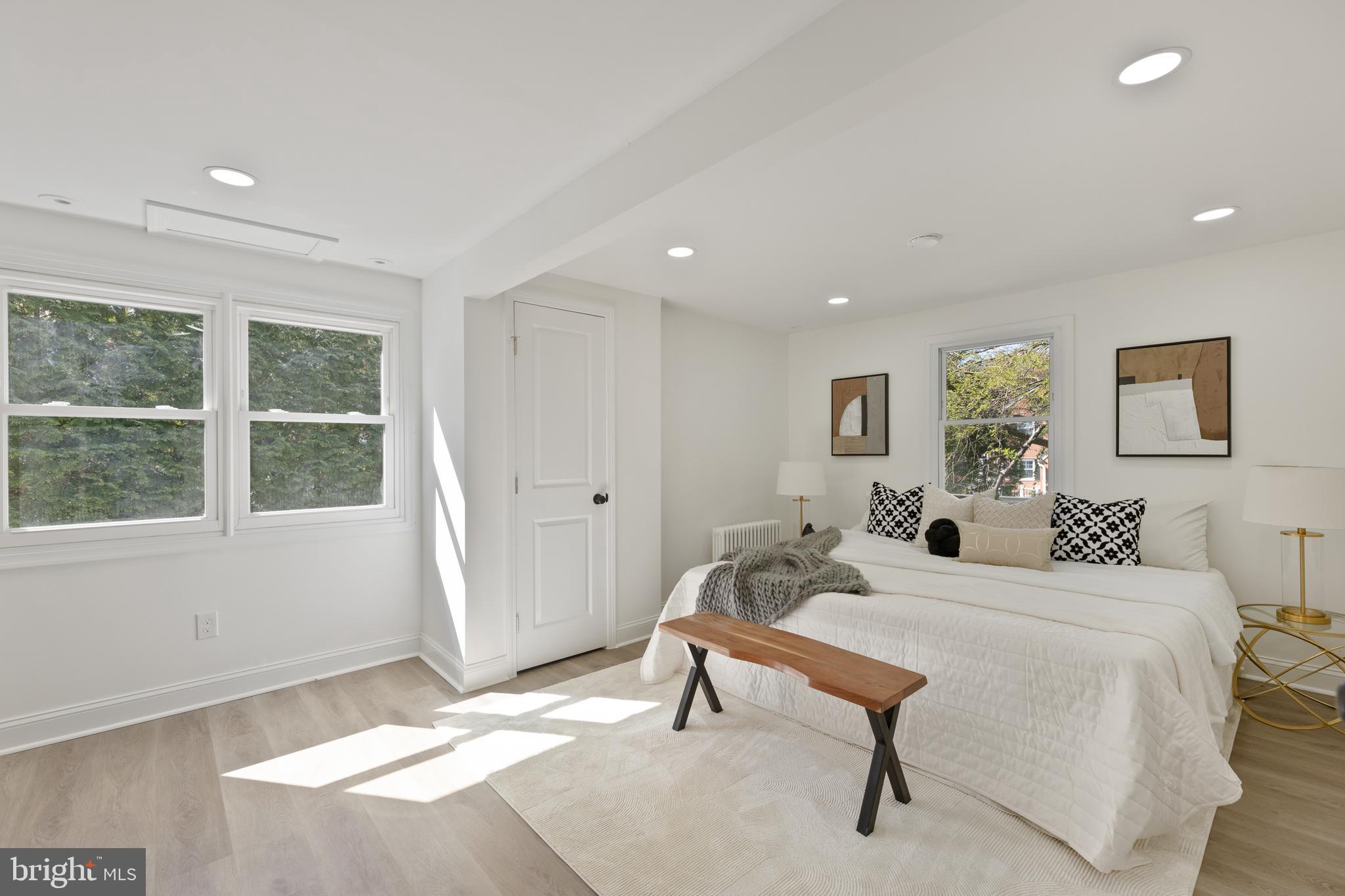 3700 LORCOM LANE