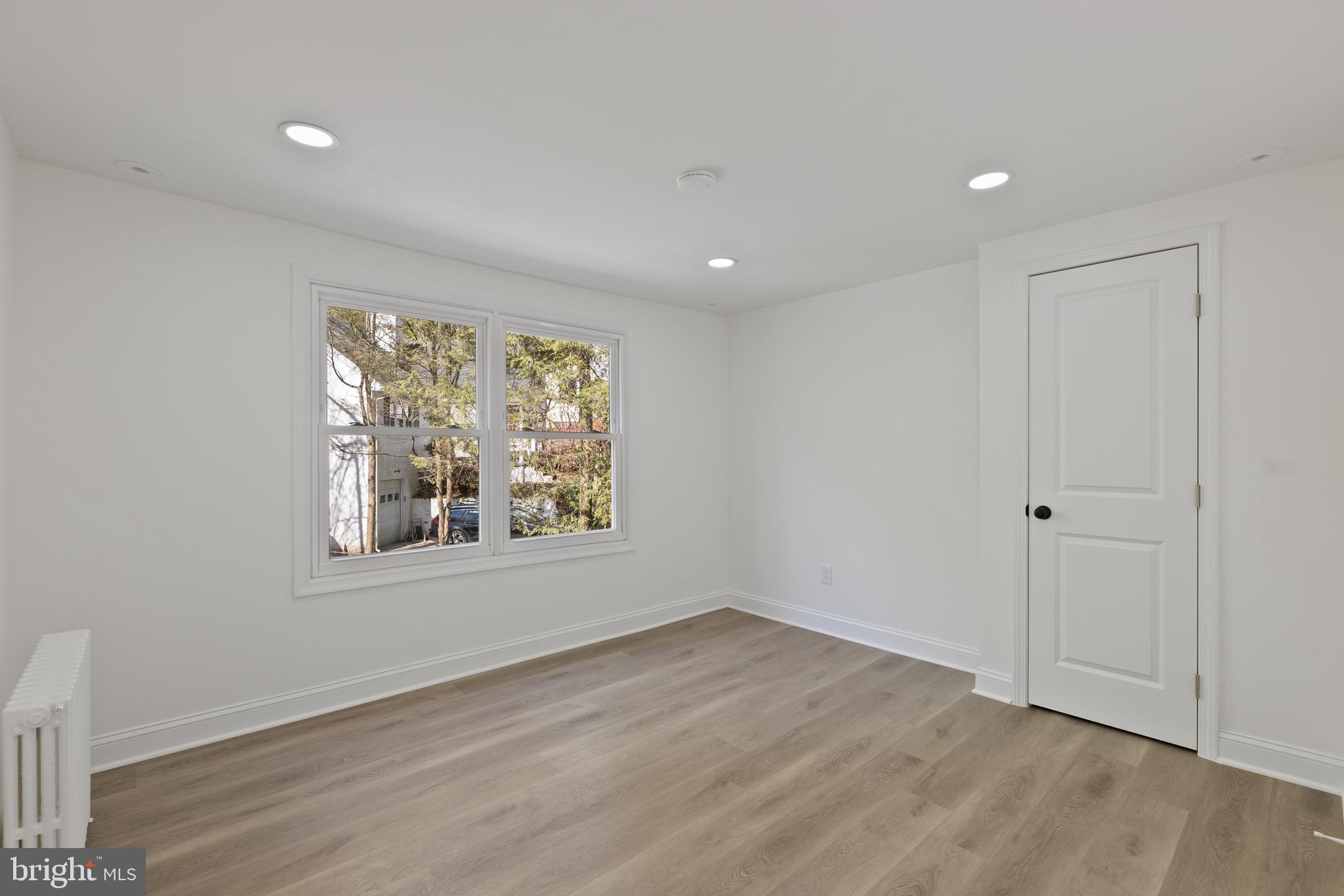 3700 LORCOM LANE