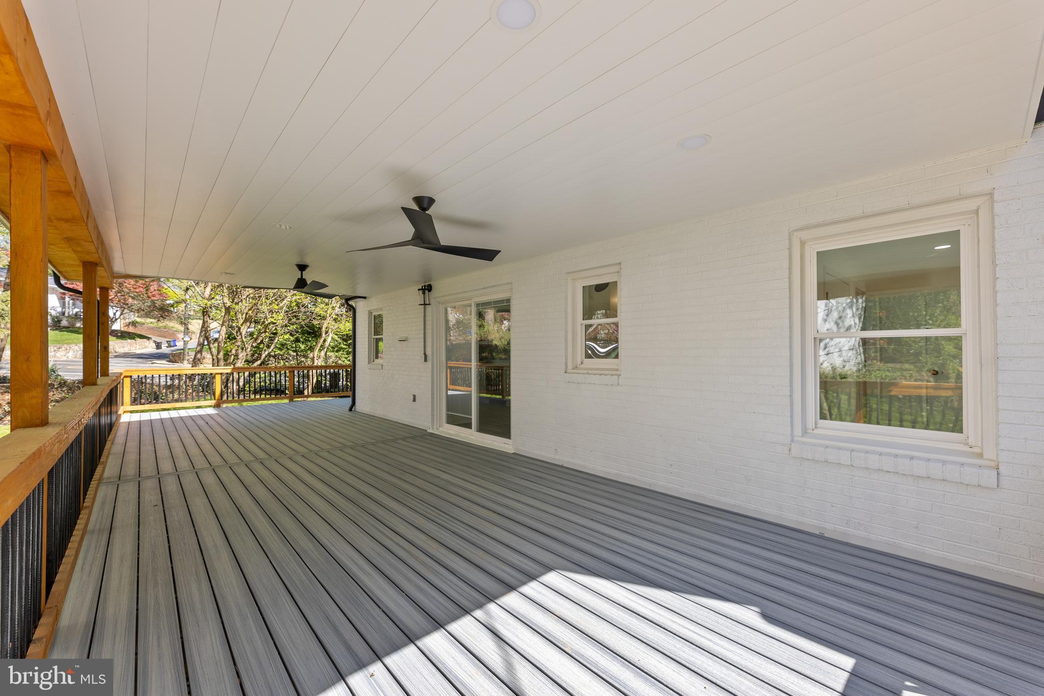 3700 LORCOM LANE