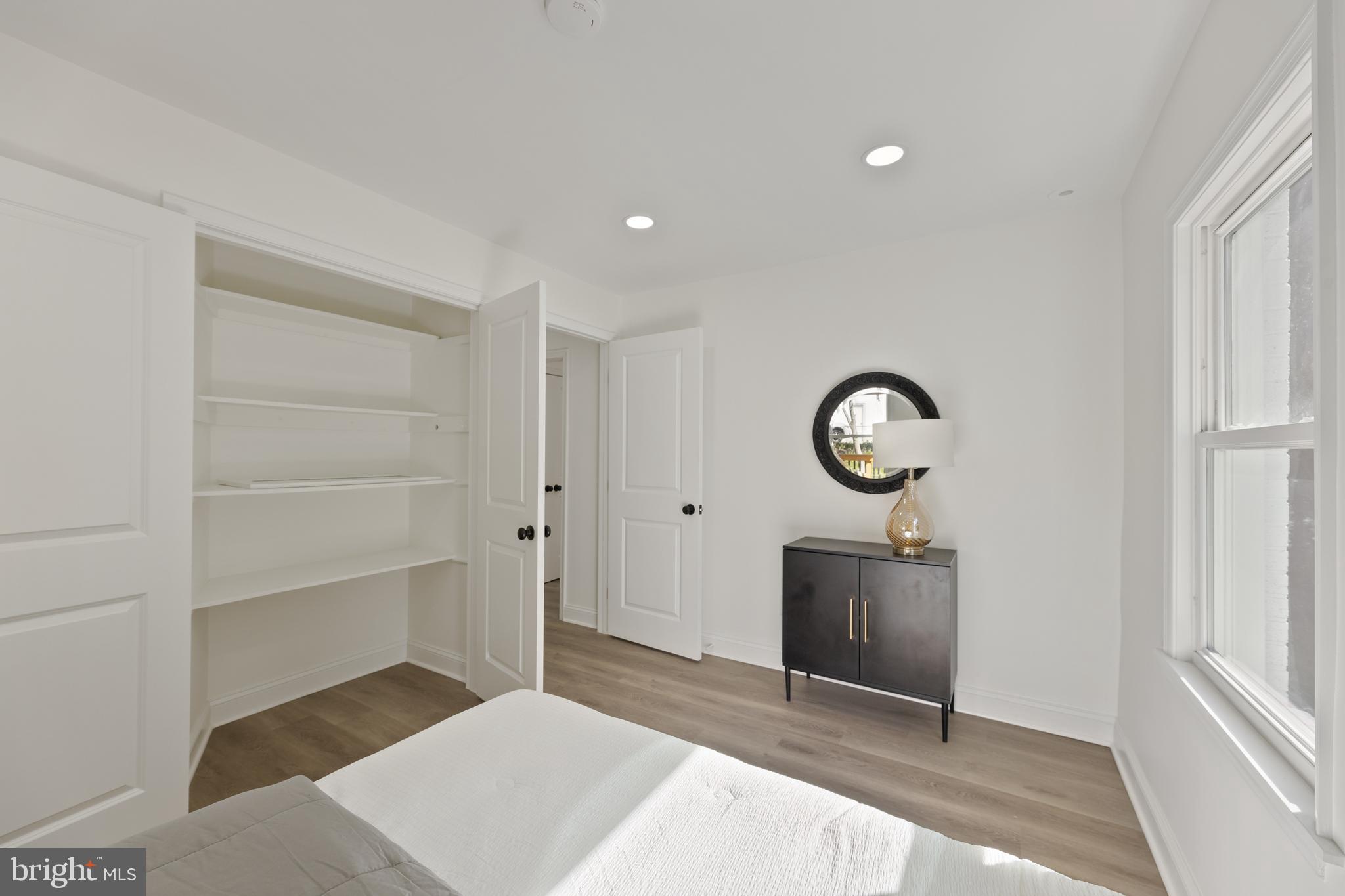 3700 LORCOM LANE