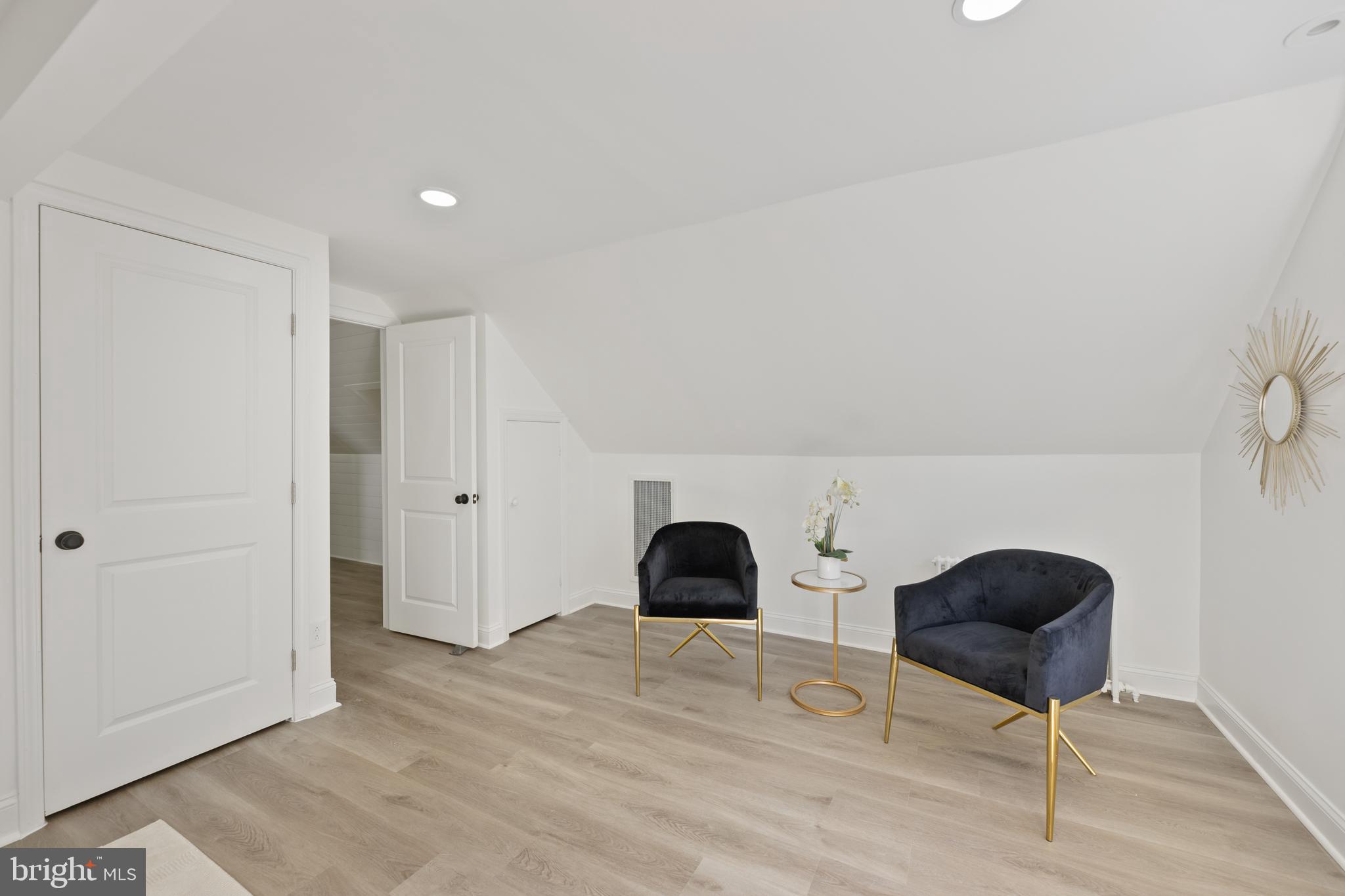 3700 LORCOM LANE