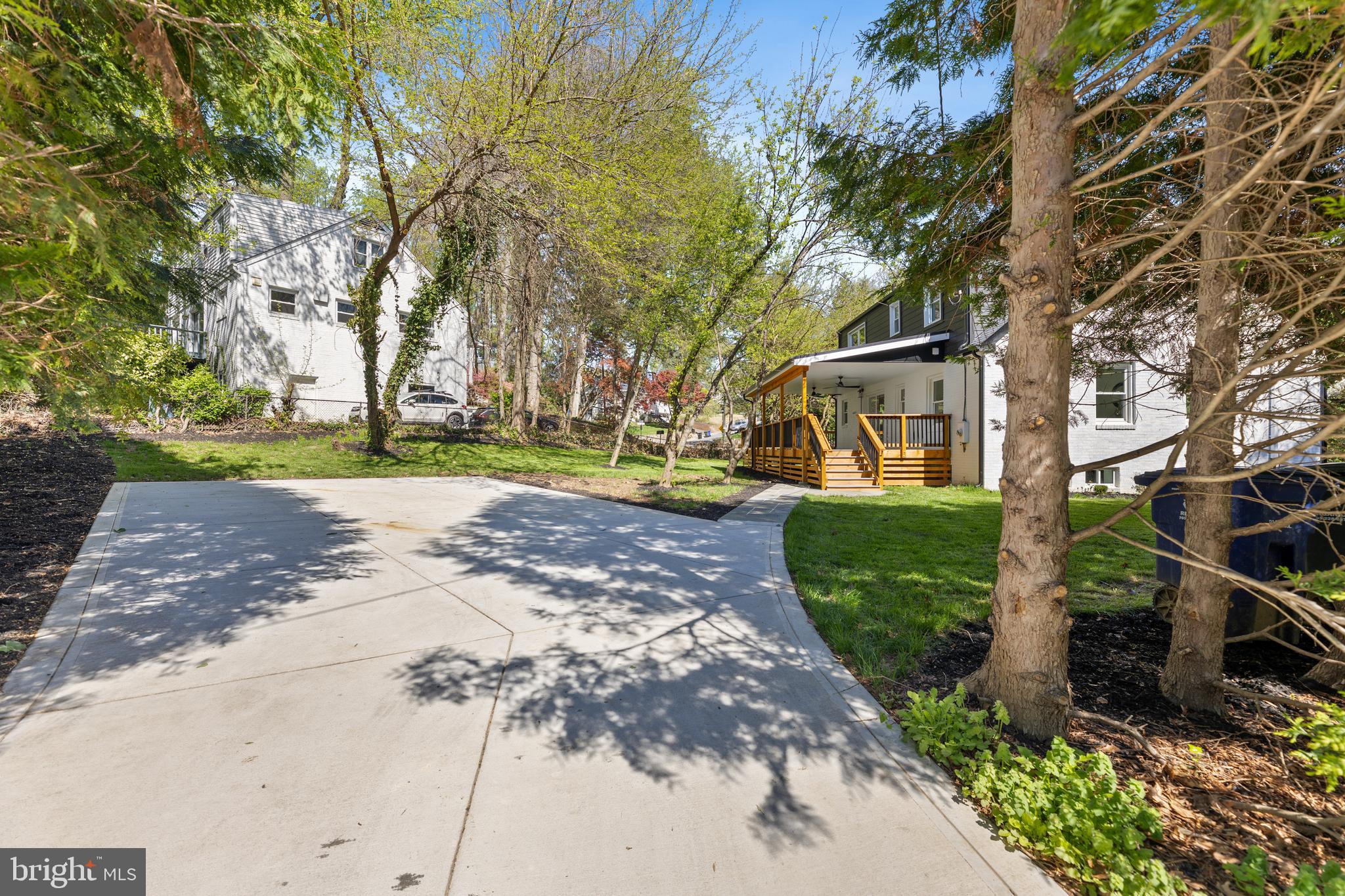3700 LORCOM LANE