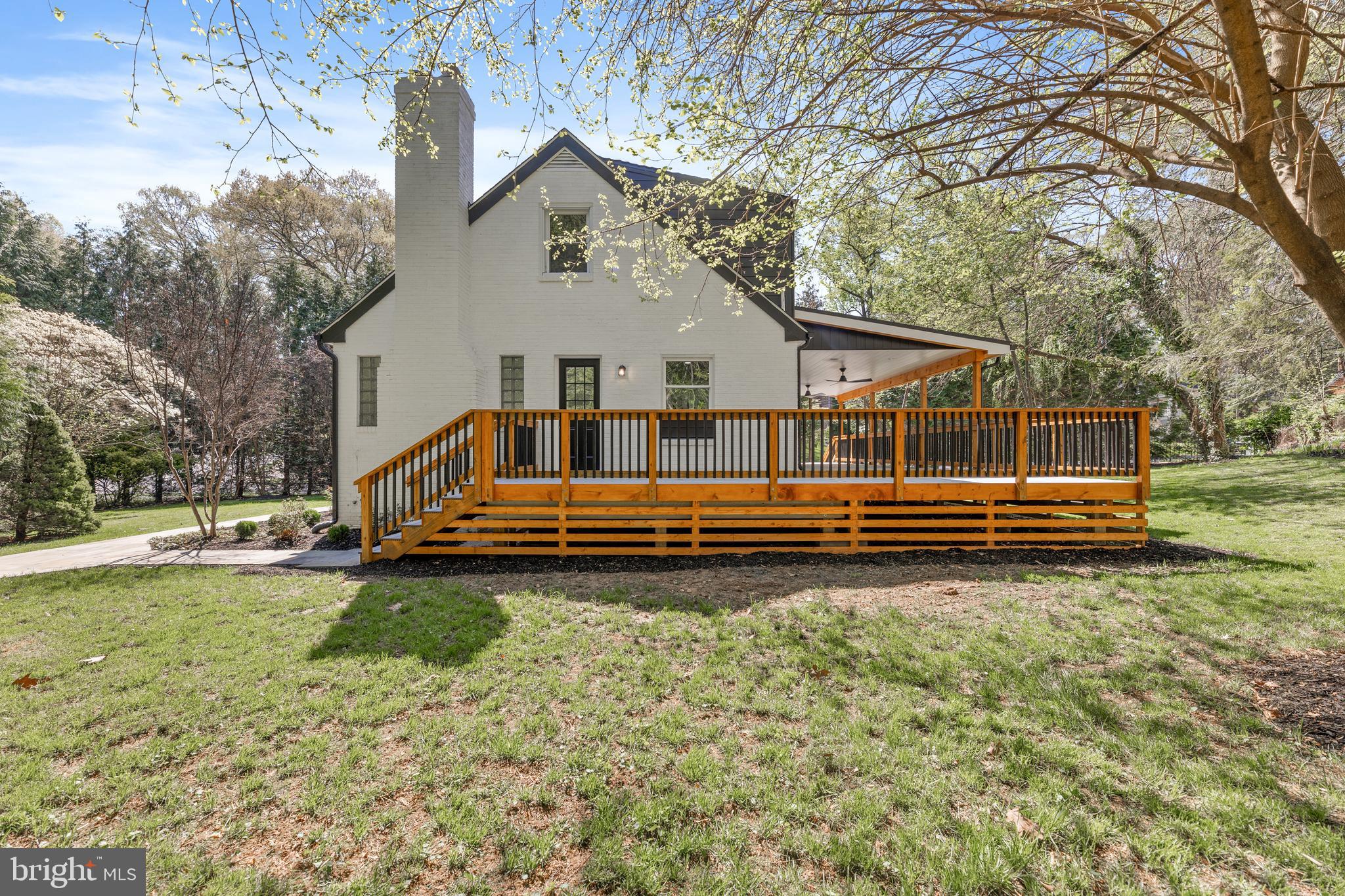 3700 LORCOM LANE