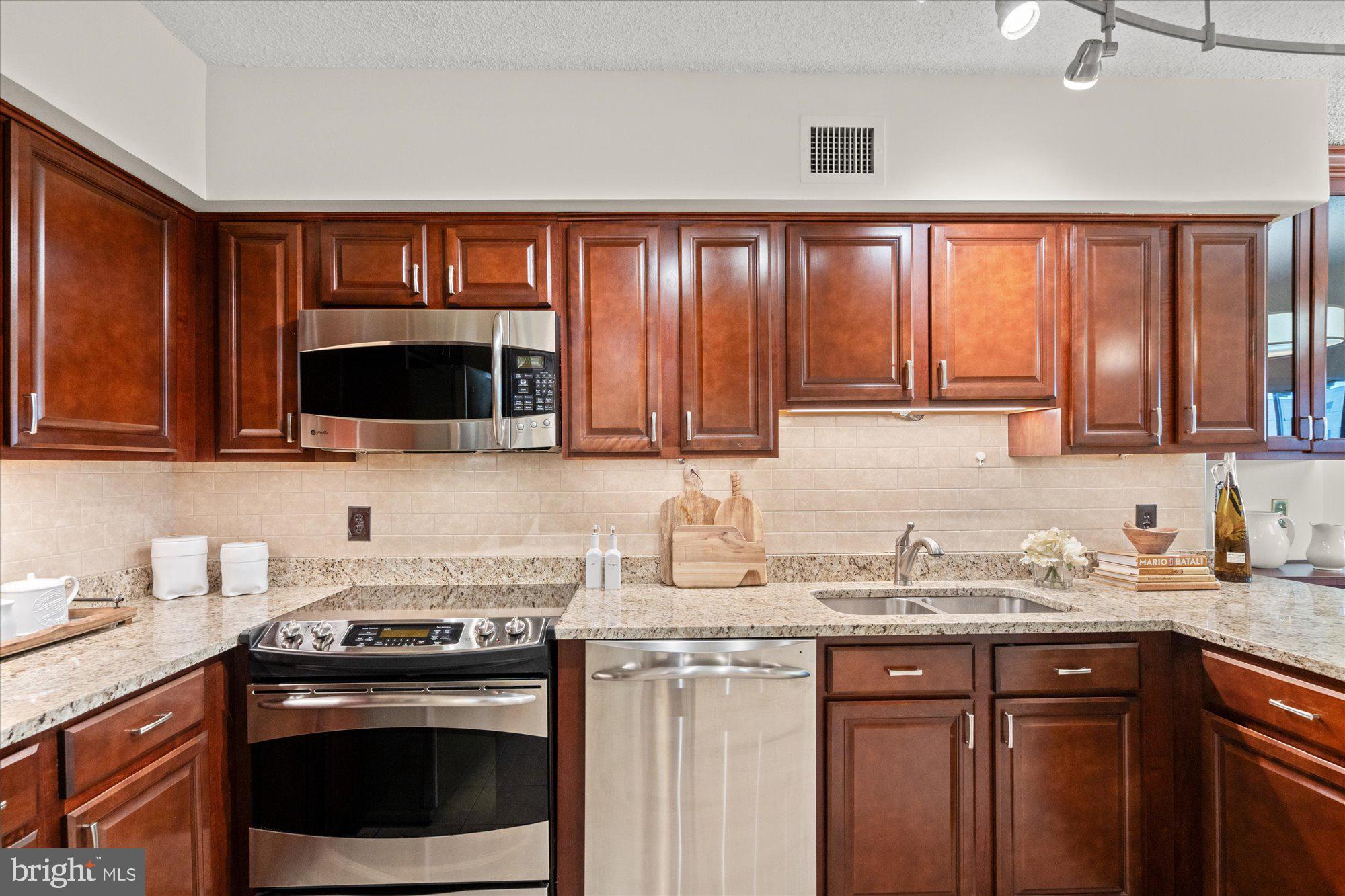 1300 CRYSTAL DRIVE 1204S