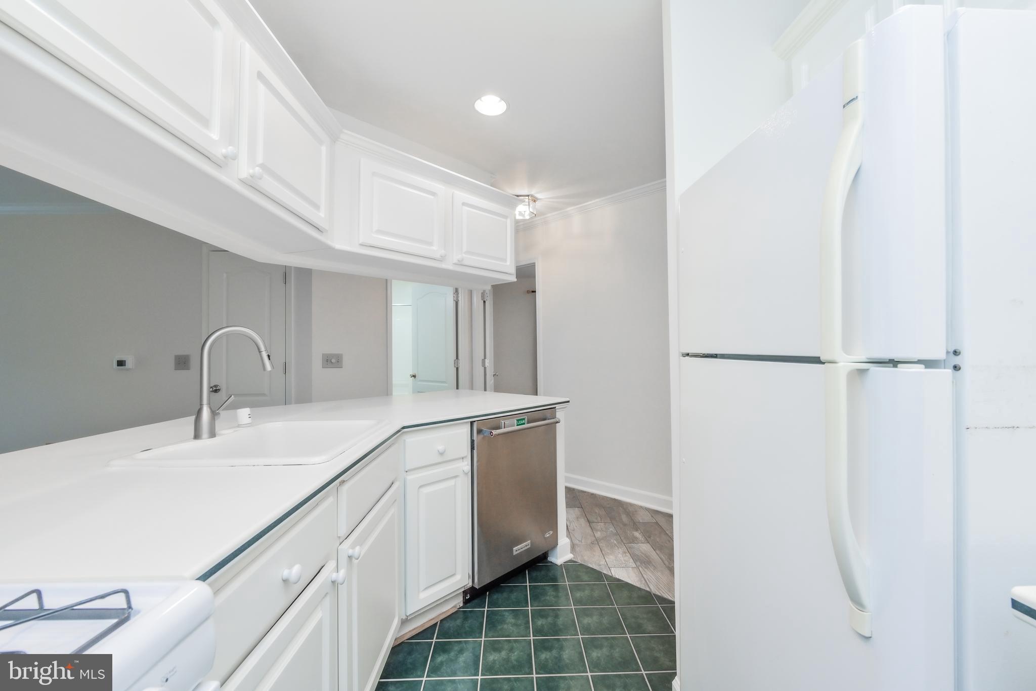 6924 FAIRFAX DRIVE 100