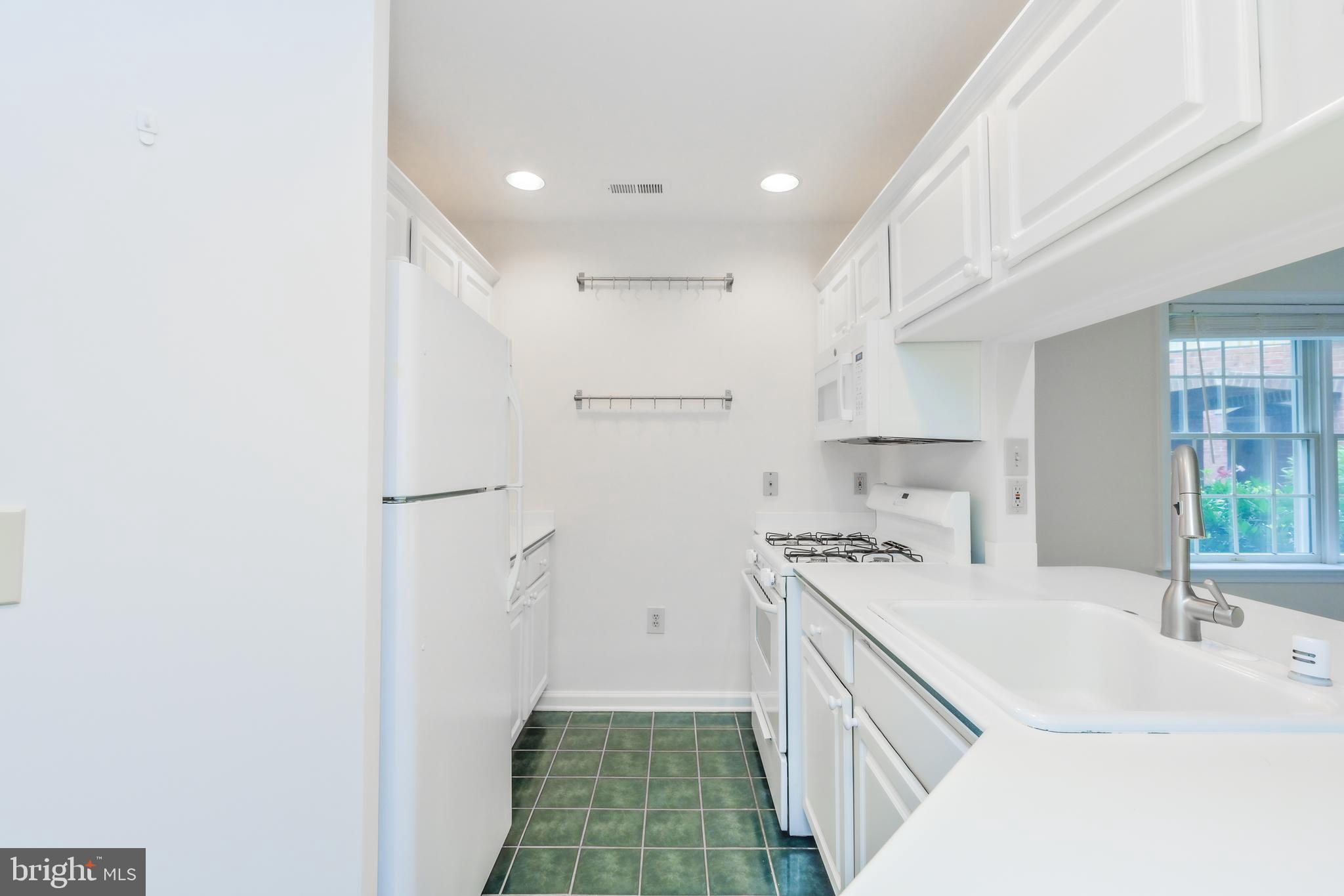 6924 FAIRFAX DRIVE 100