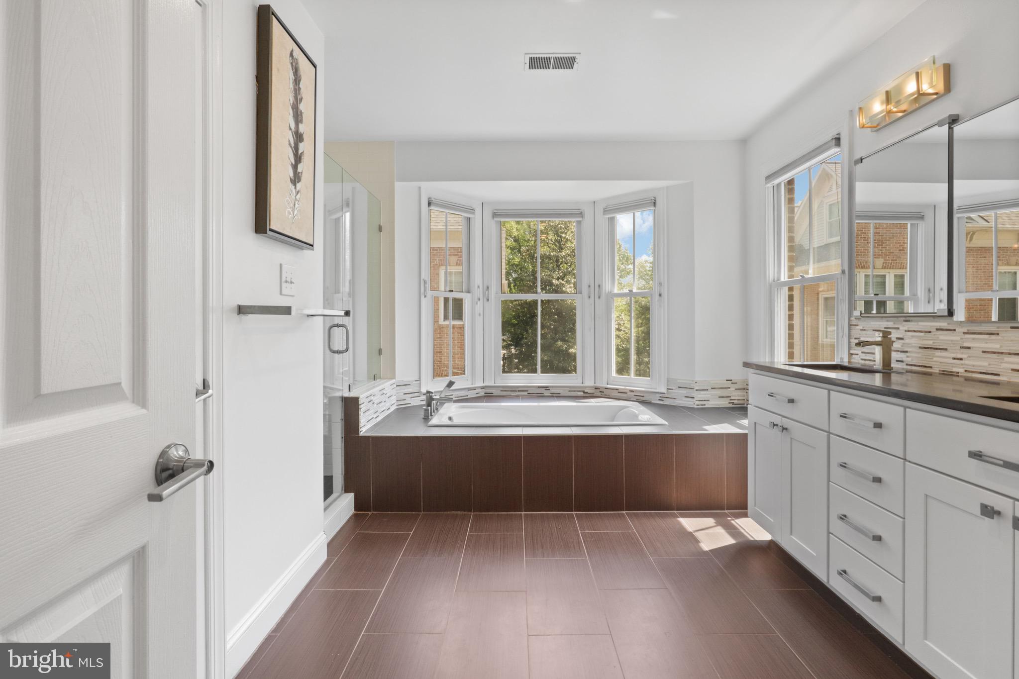 2331 N VAN BUREN COURT