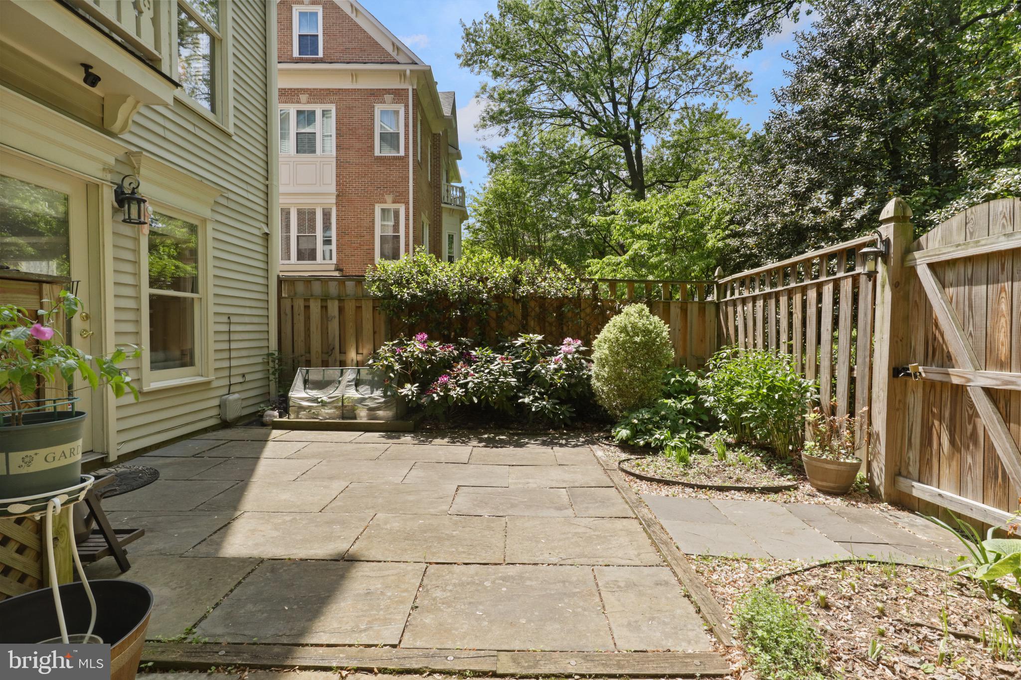 2331 N VAN BUREN COURT