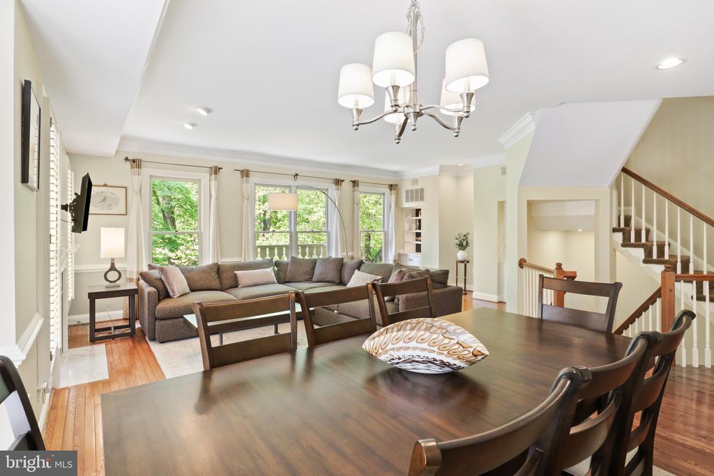 2331 N VAN BUREN COURT