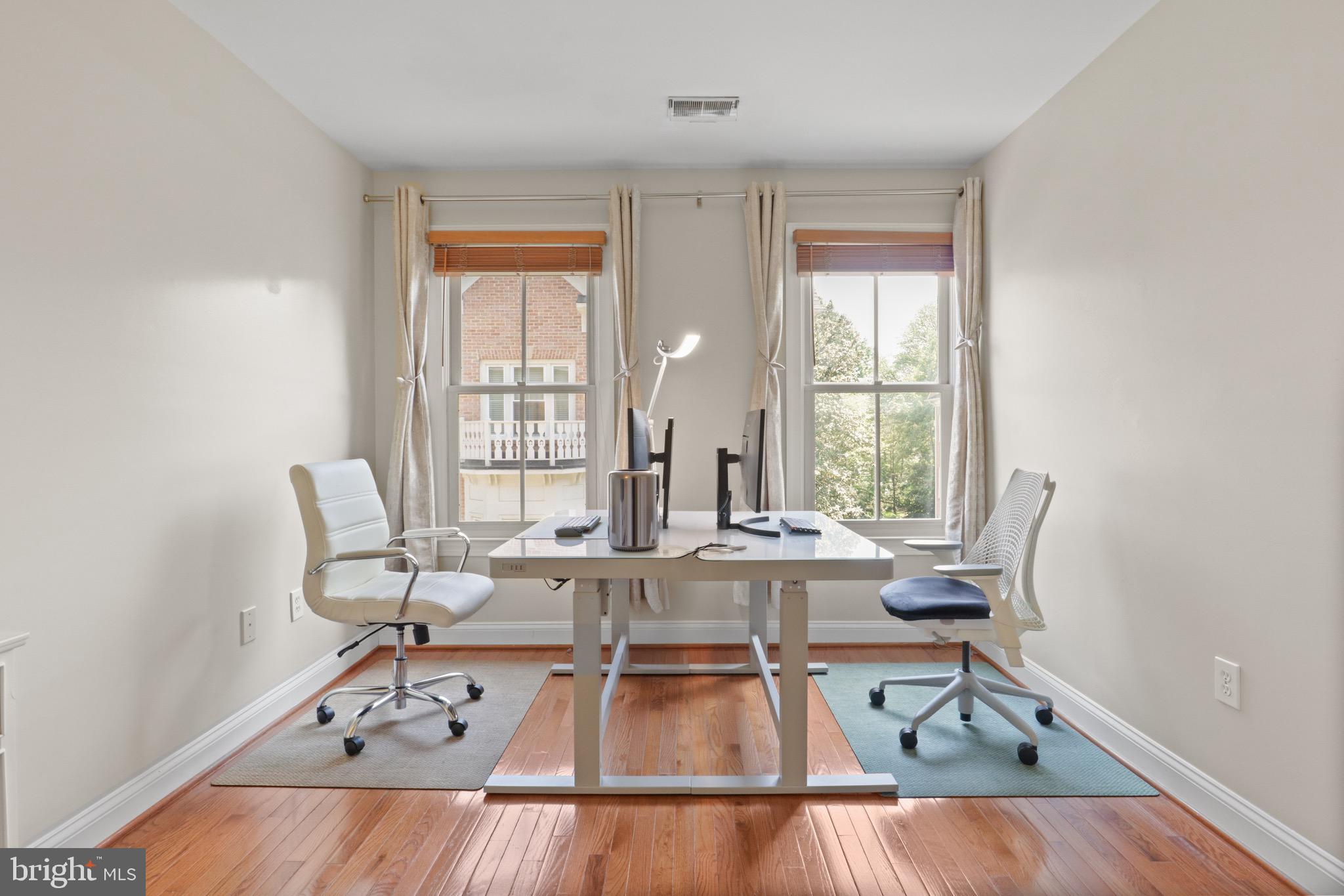 2331 N VAN BUREN COURT