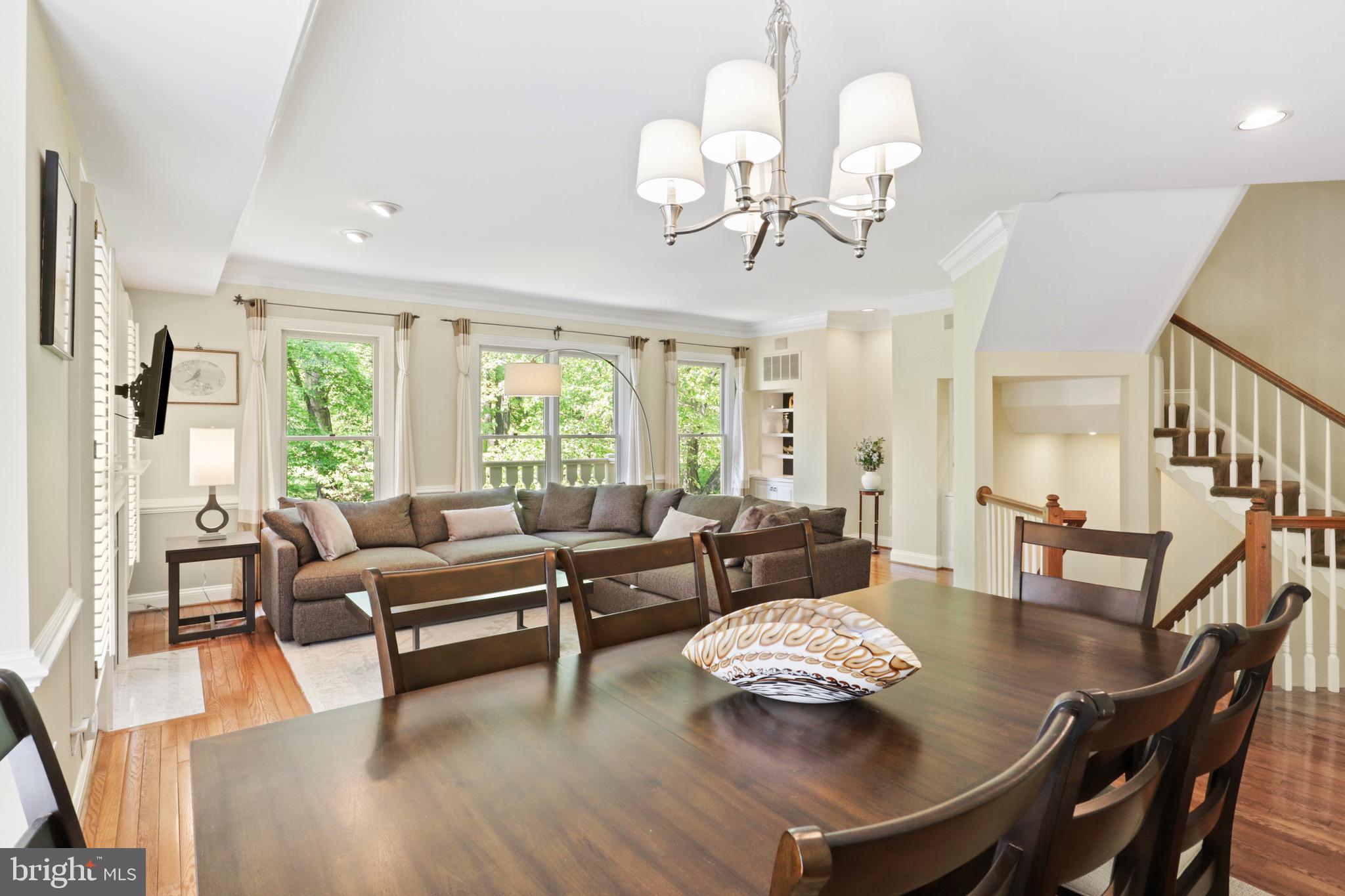 2331 N VAN BUREN COURT