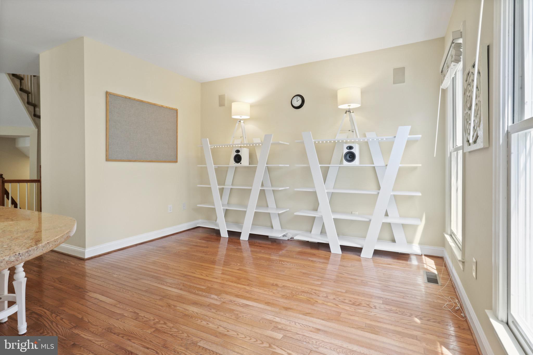 2331 N VAN BUREN COURT