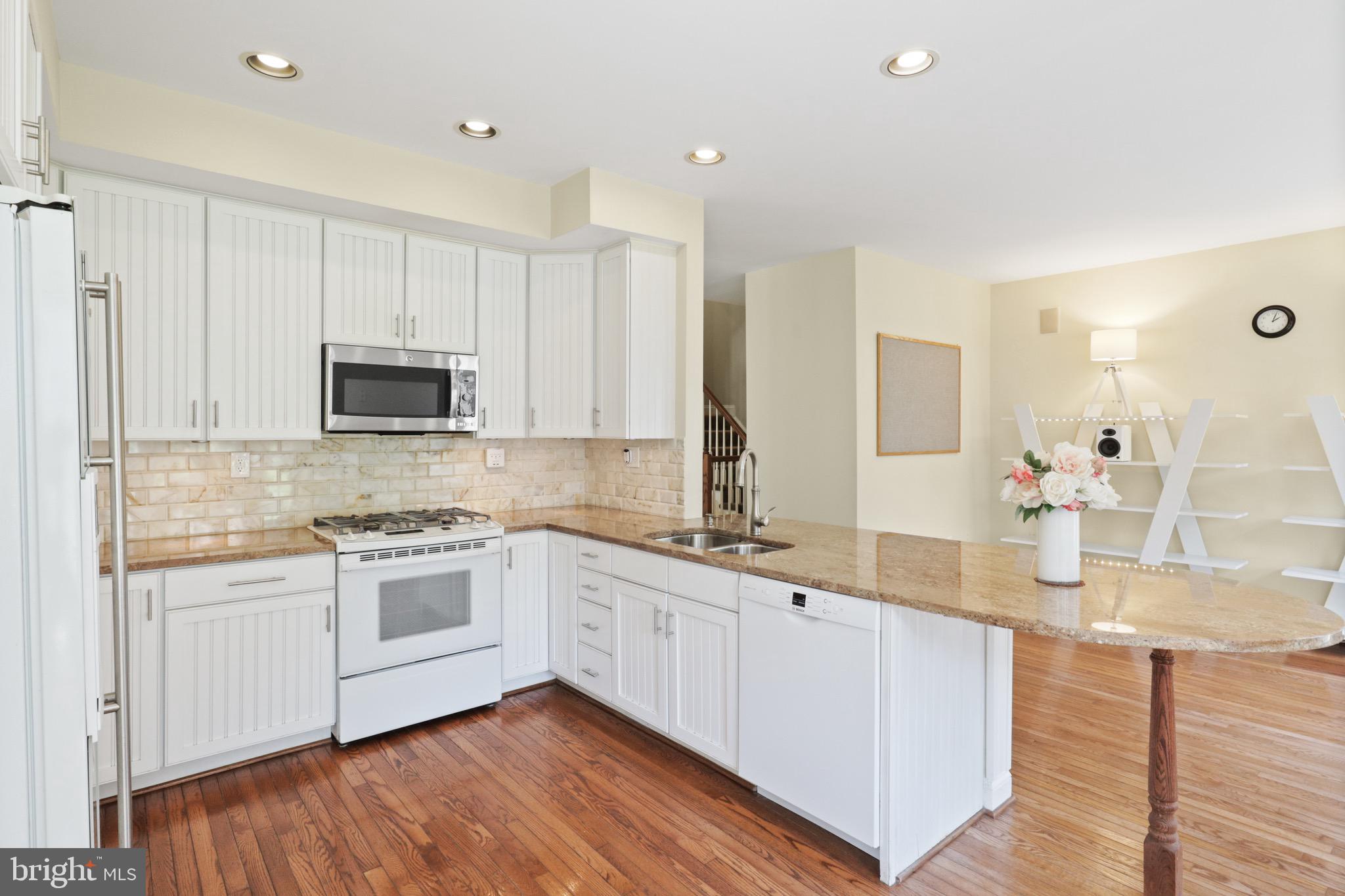 2331 N VAN BUREN COURT