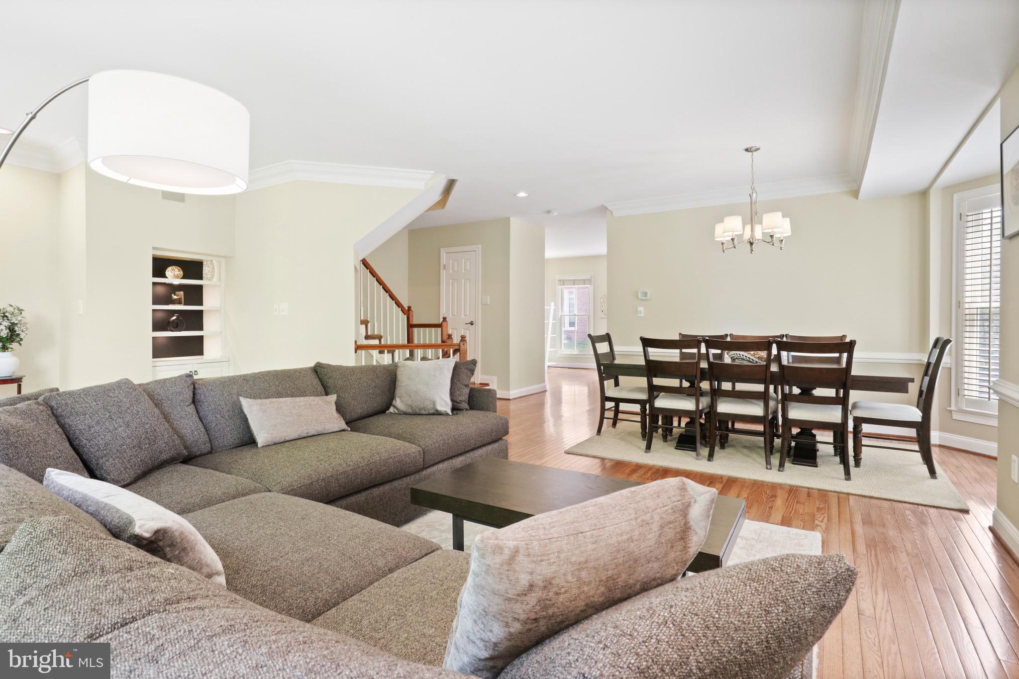 2331 N VAN BUREN COURT