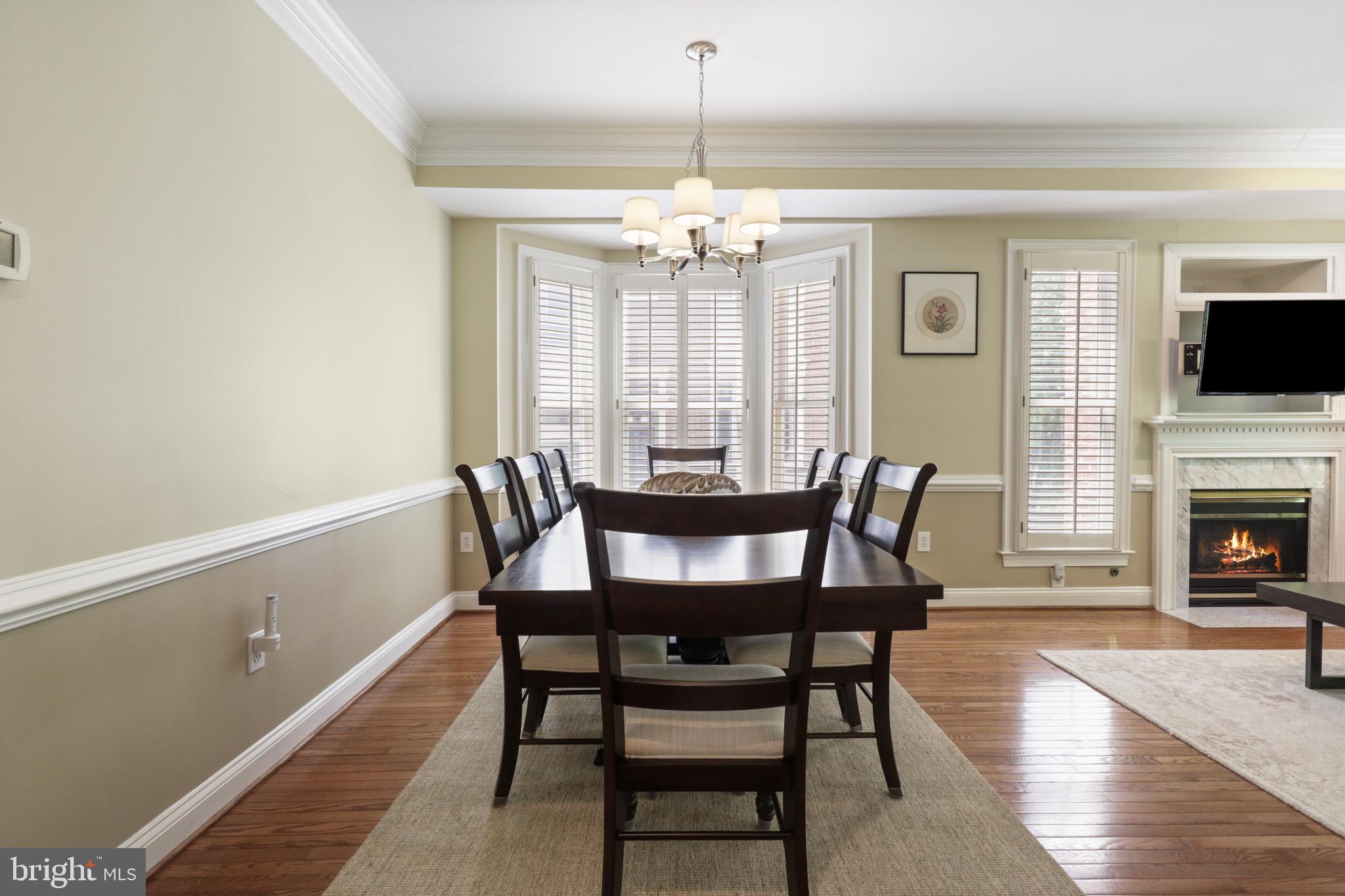 2331 N VAN BUREN COURT