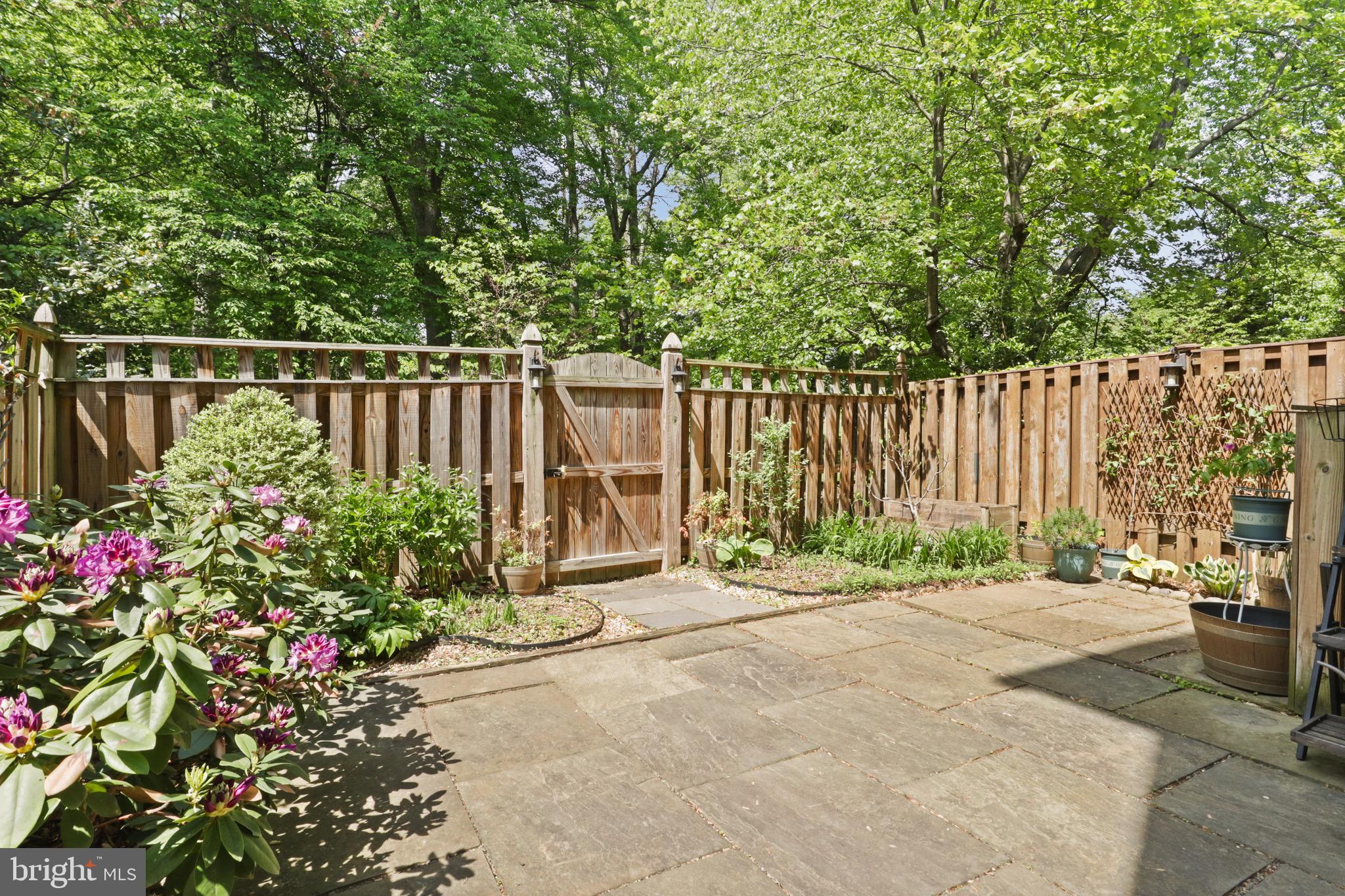 2331 N VAN BUREN COURT