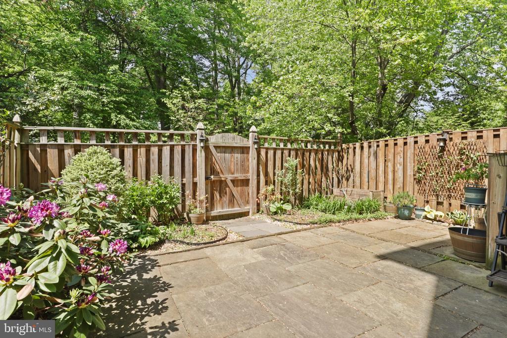 2331 N VAN BUREN COURT