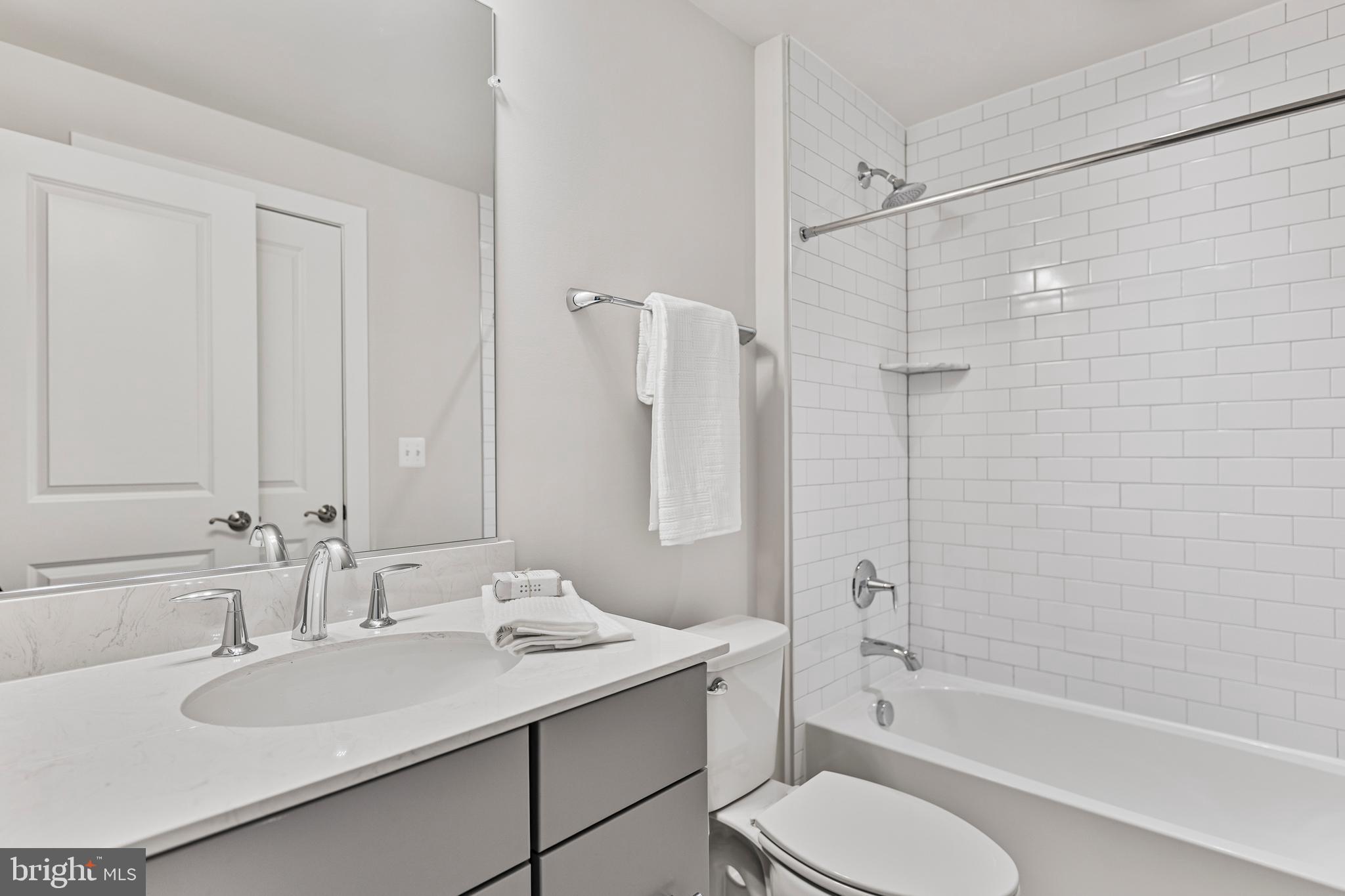 3812 N NELSON STREET