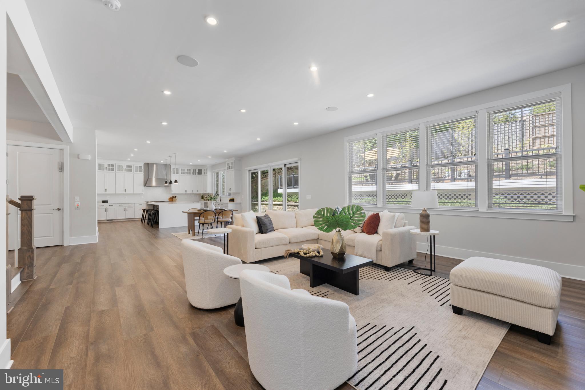 3812 N NELSON STREET