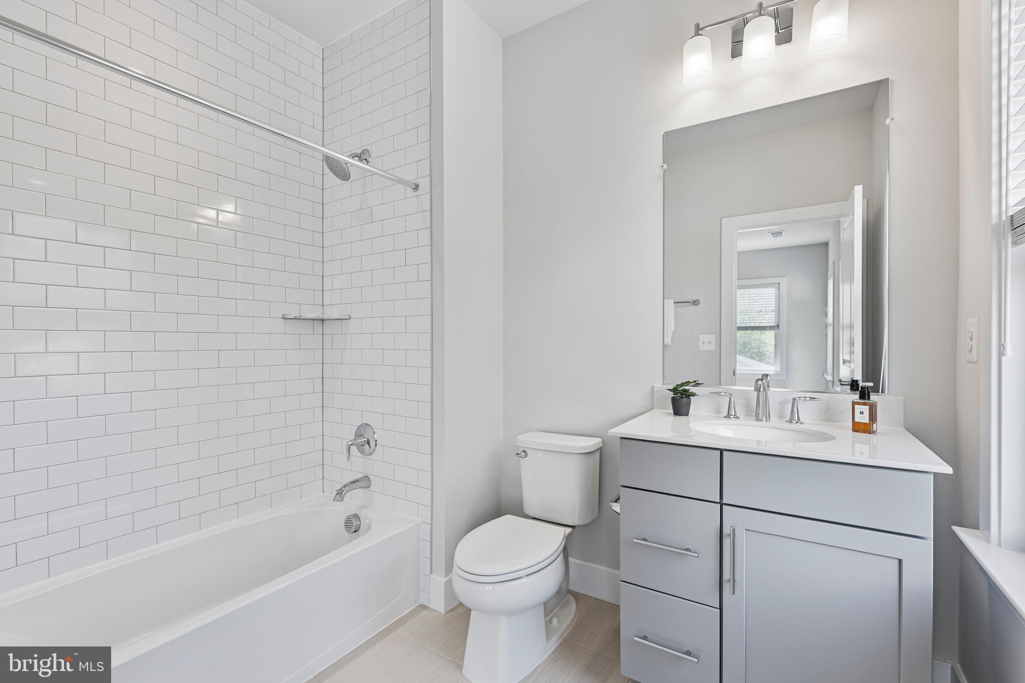 3812 N NELSON STREET