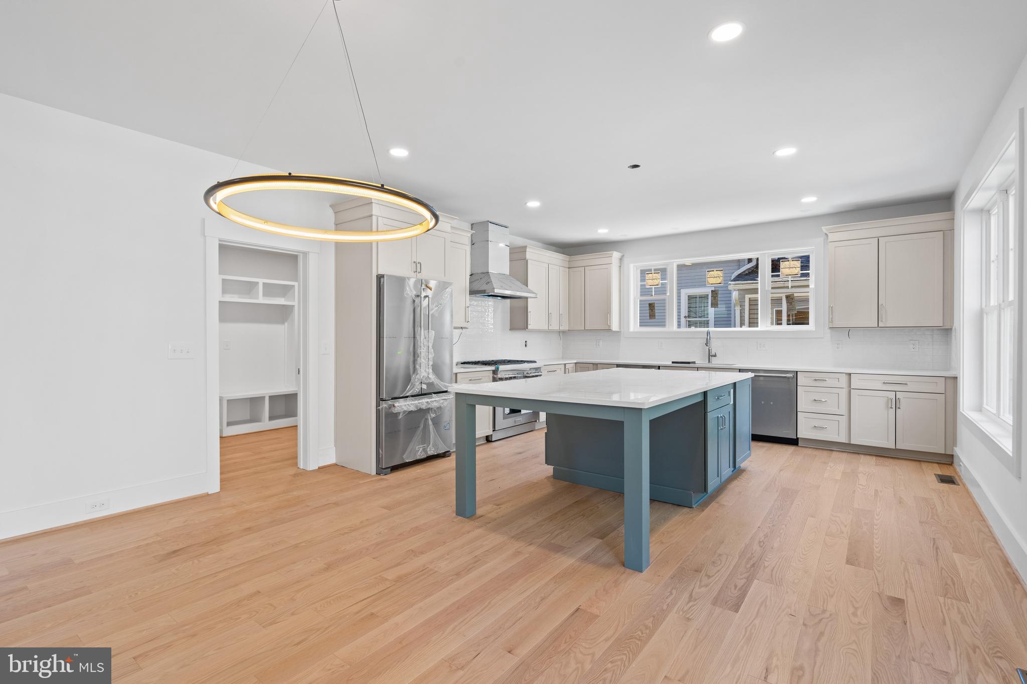 5427 3RD STREET S