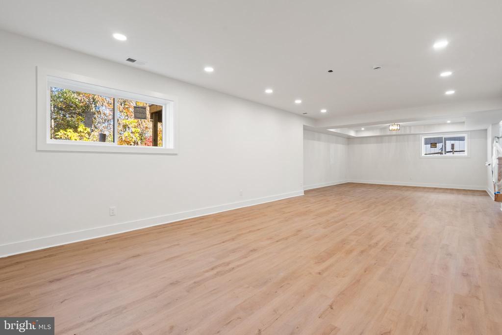 5427 3RD STREET S
