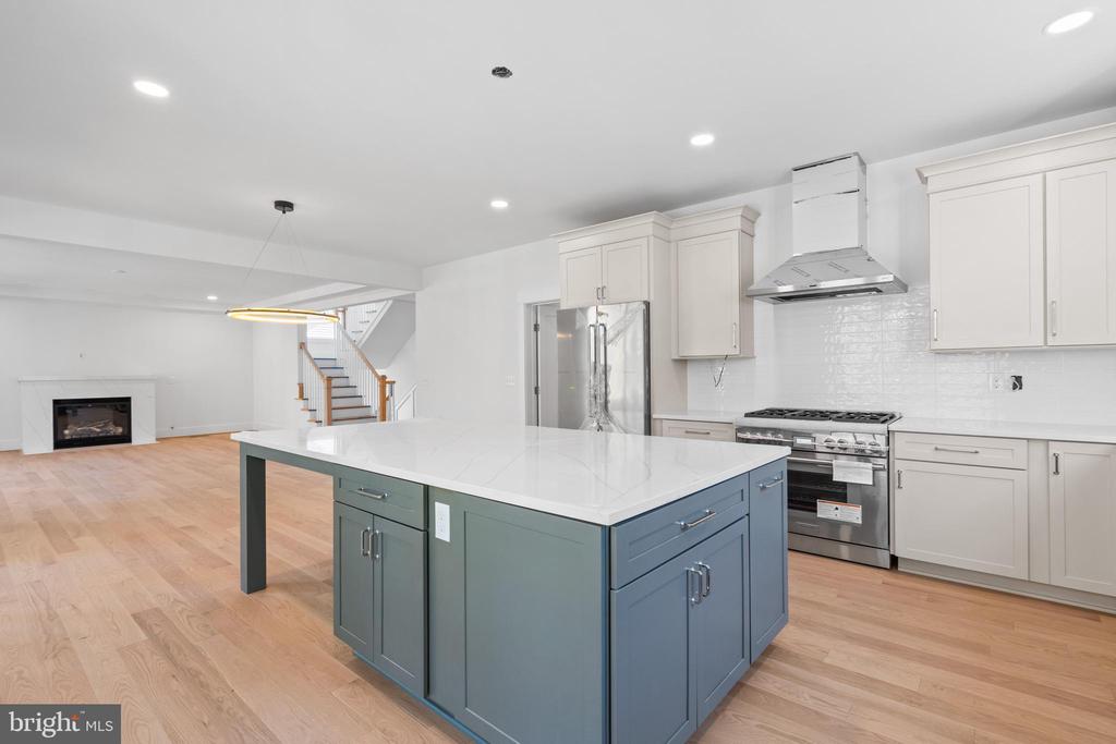 5427 3RD STREET S