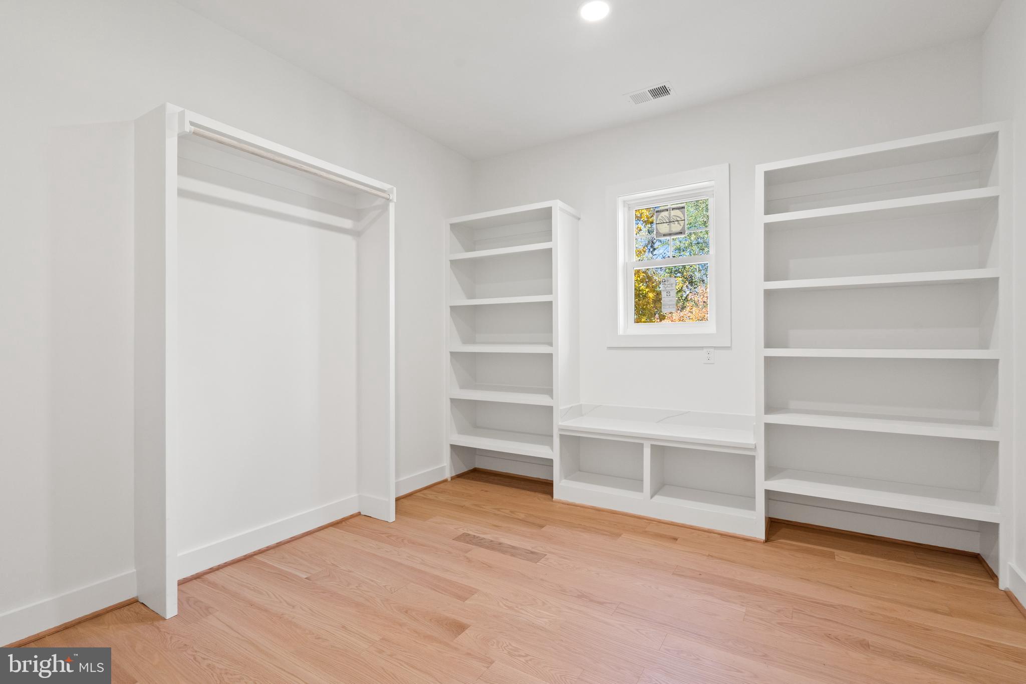 5427 3RD STREET S
