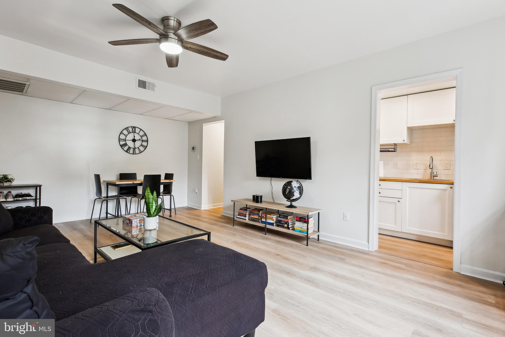1728 QUEENS LANE 3-181