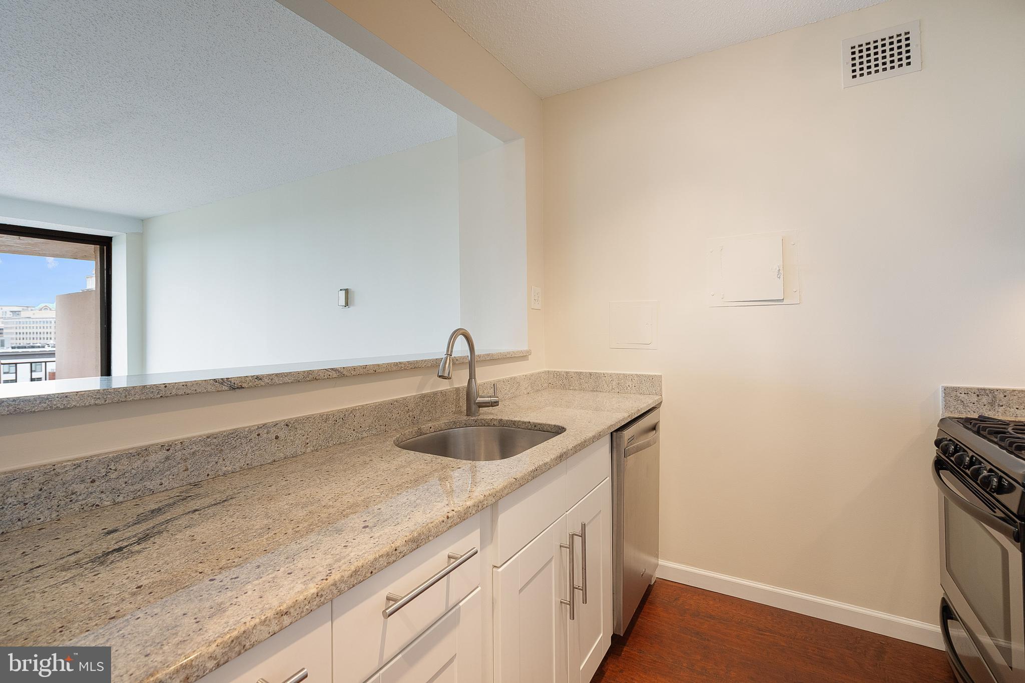 4141 N HENDERSON ROAD 1114