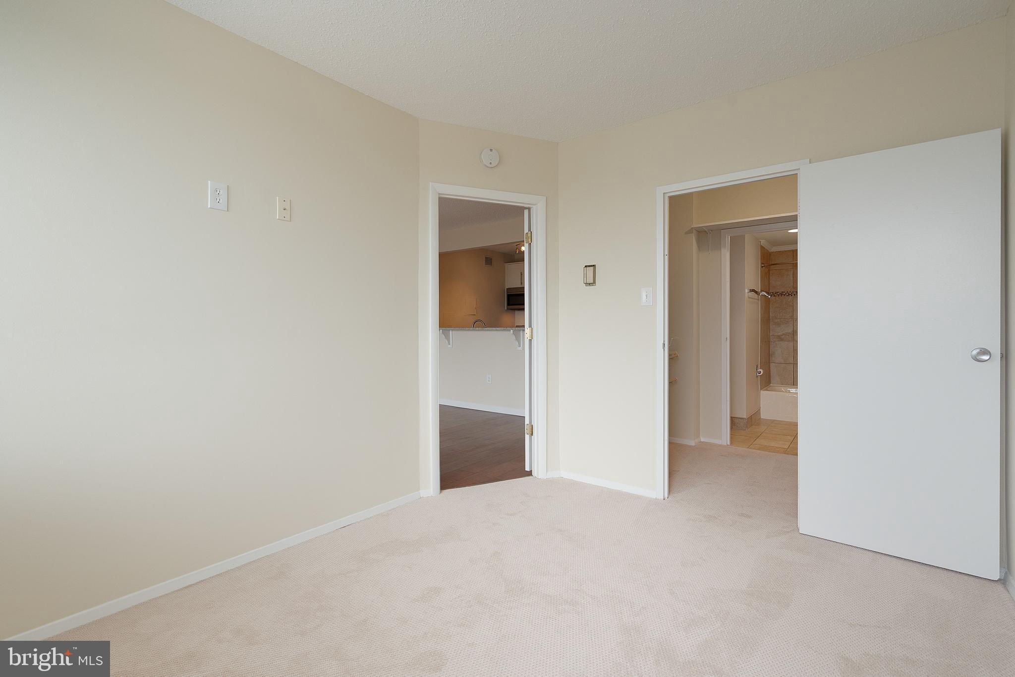 4141 N HENDERSON ROAD 1114
