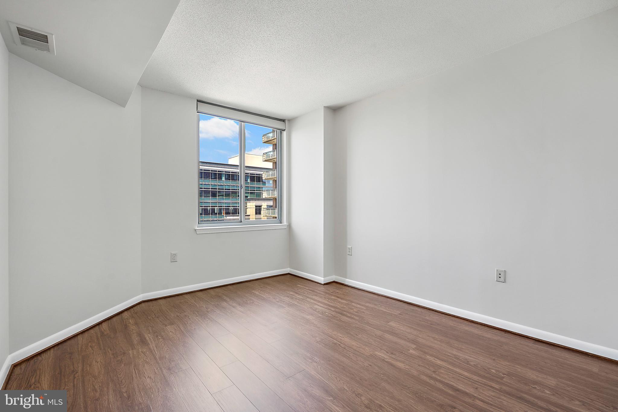 851 N GLEBE ROAD 1304
