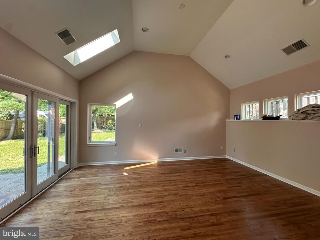 1518 N EDISON STREET