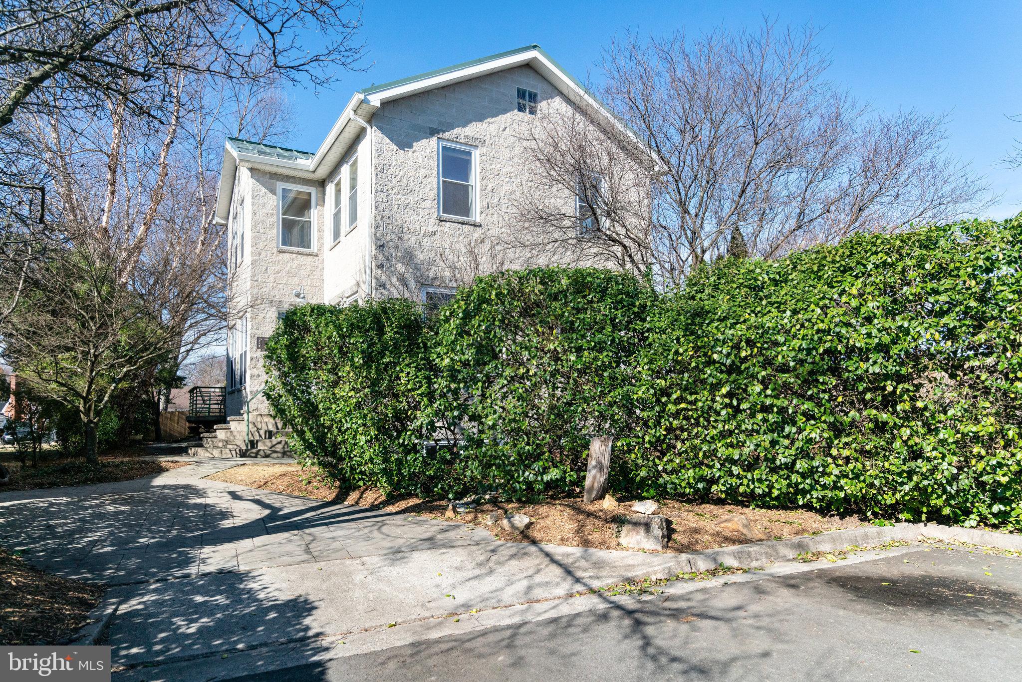 2222 N EMERSON STREET