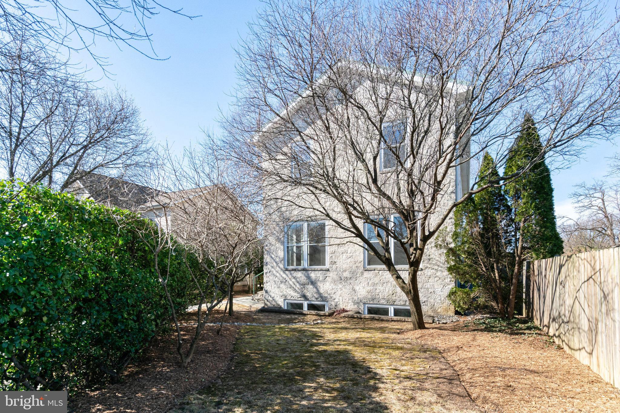 2222 N EMERSON STREET