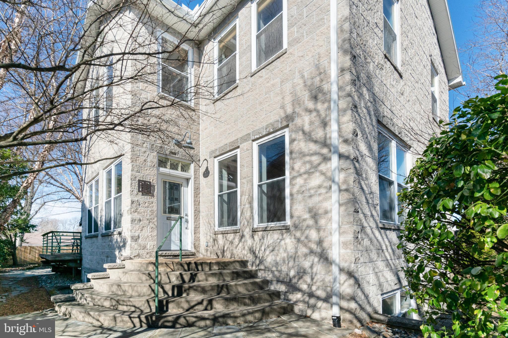 2222 N EMERSON STREET