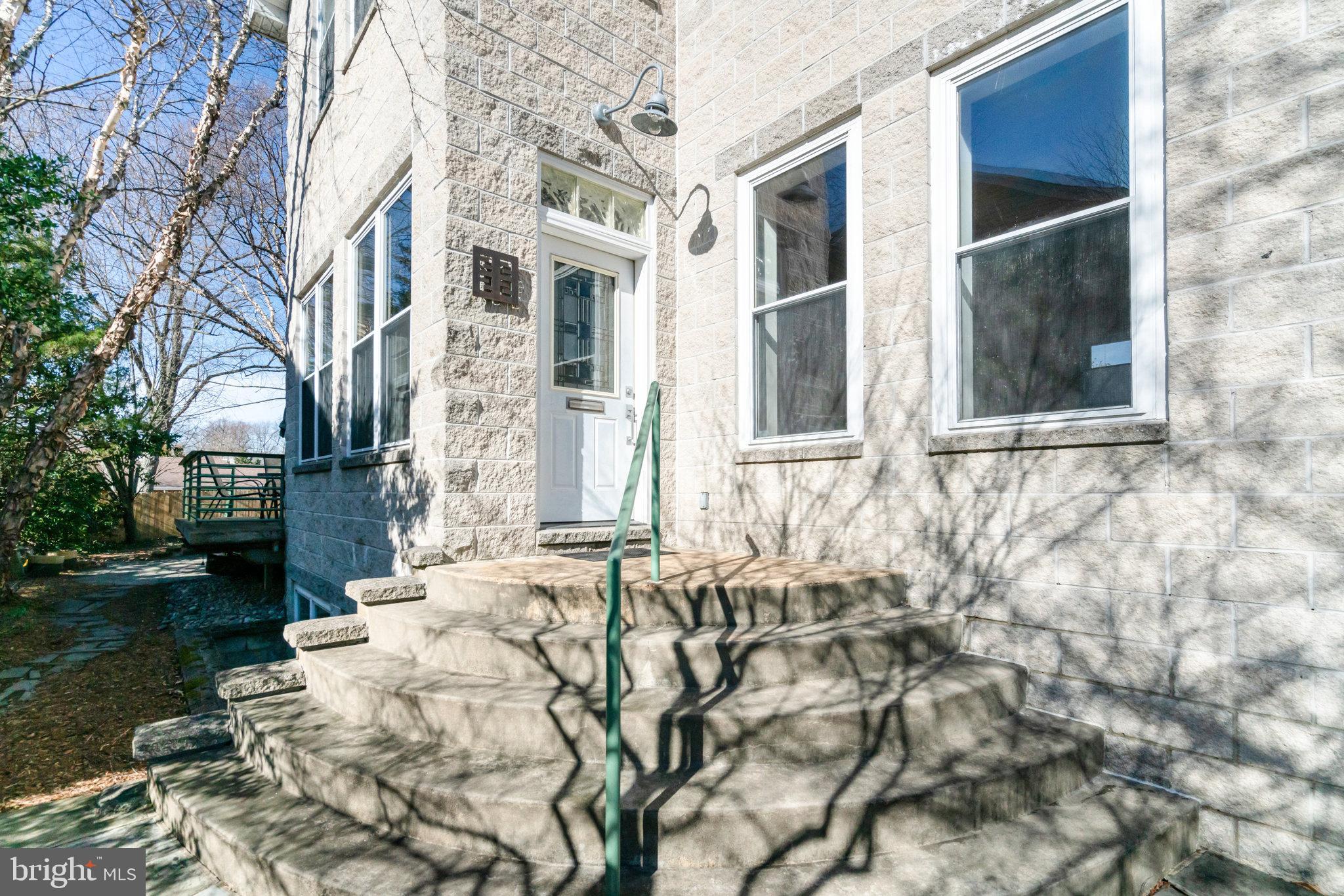 2222 N EMERSON STREET